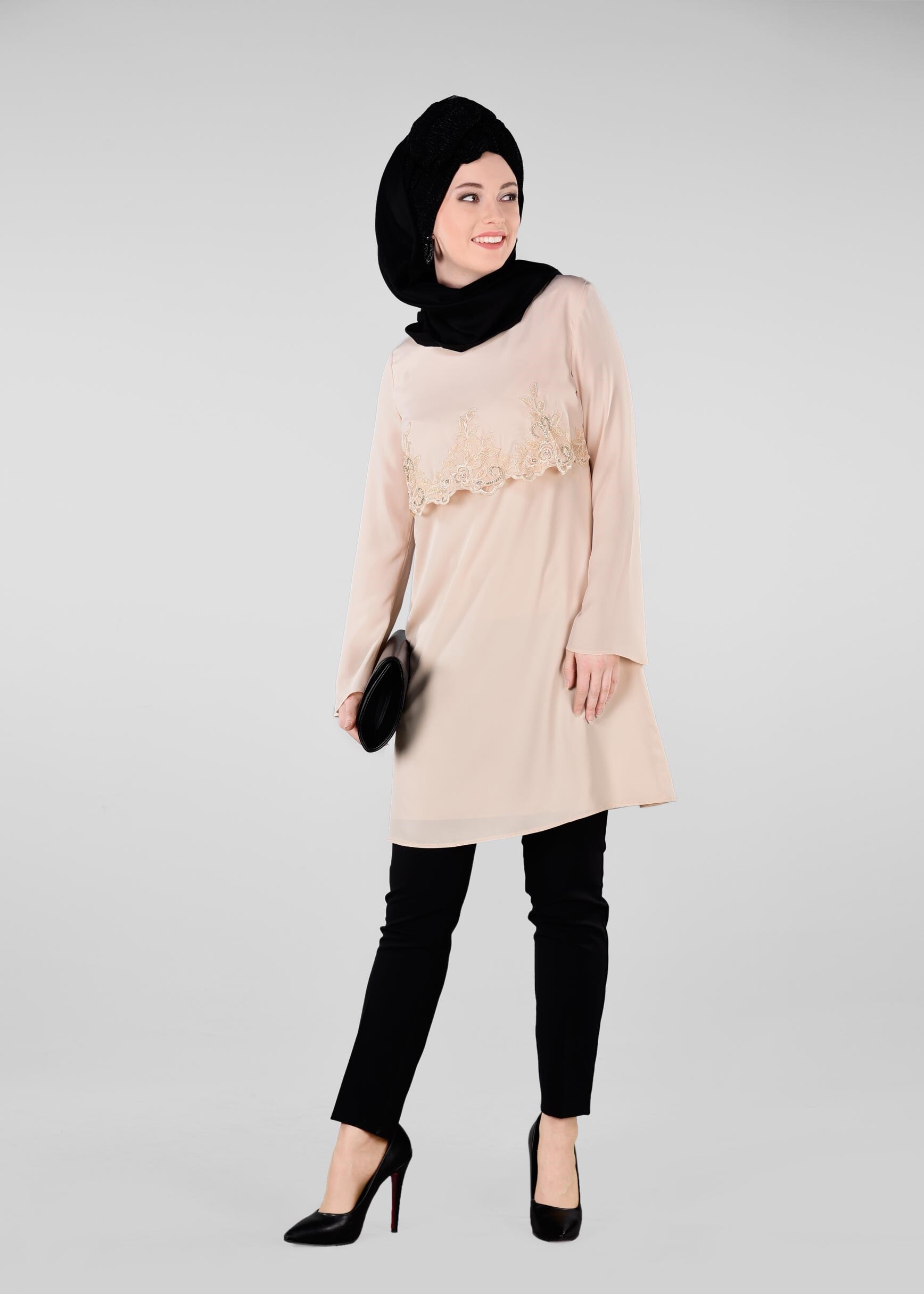 Tesettür giyim PEMBE NAKIŞ DETAYLI TUNİK 4430