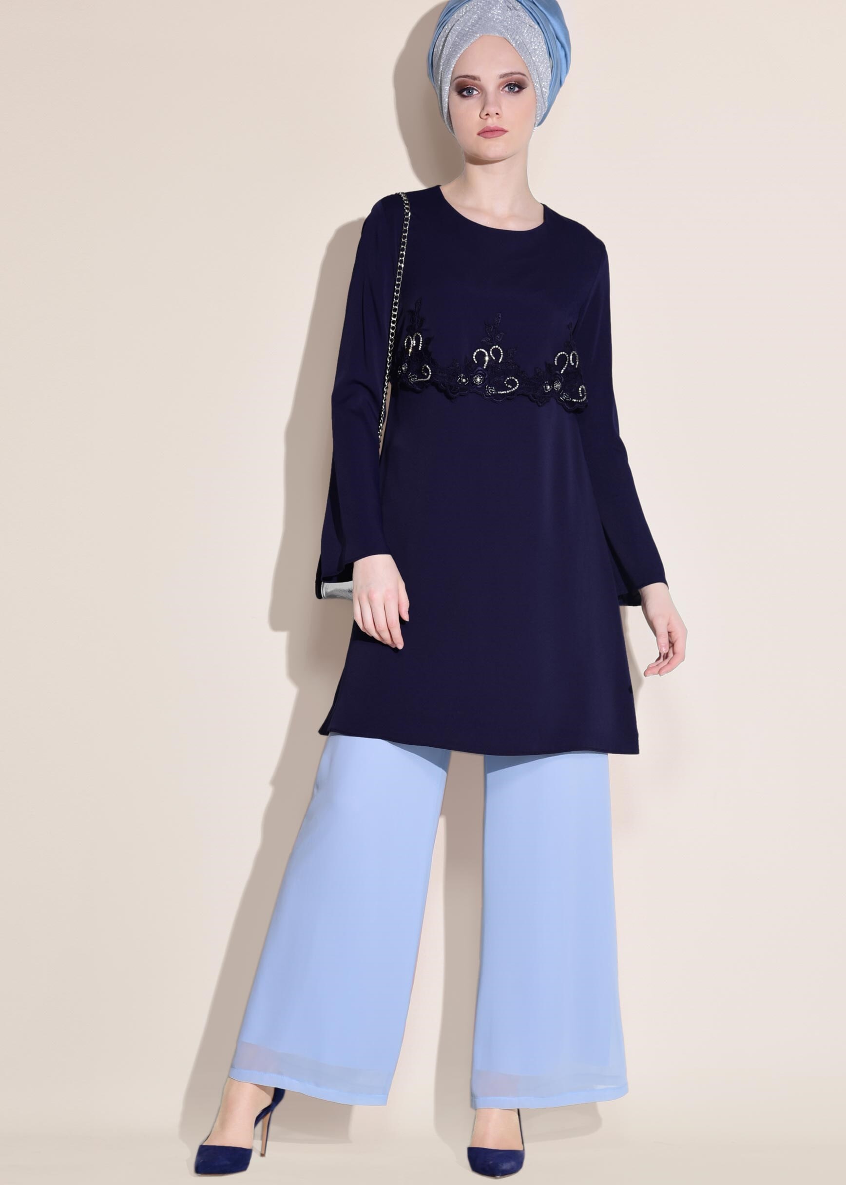 Tesettür giyim LACİVERT NAKIŞ DETAYLI TUNİK 4430