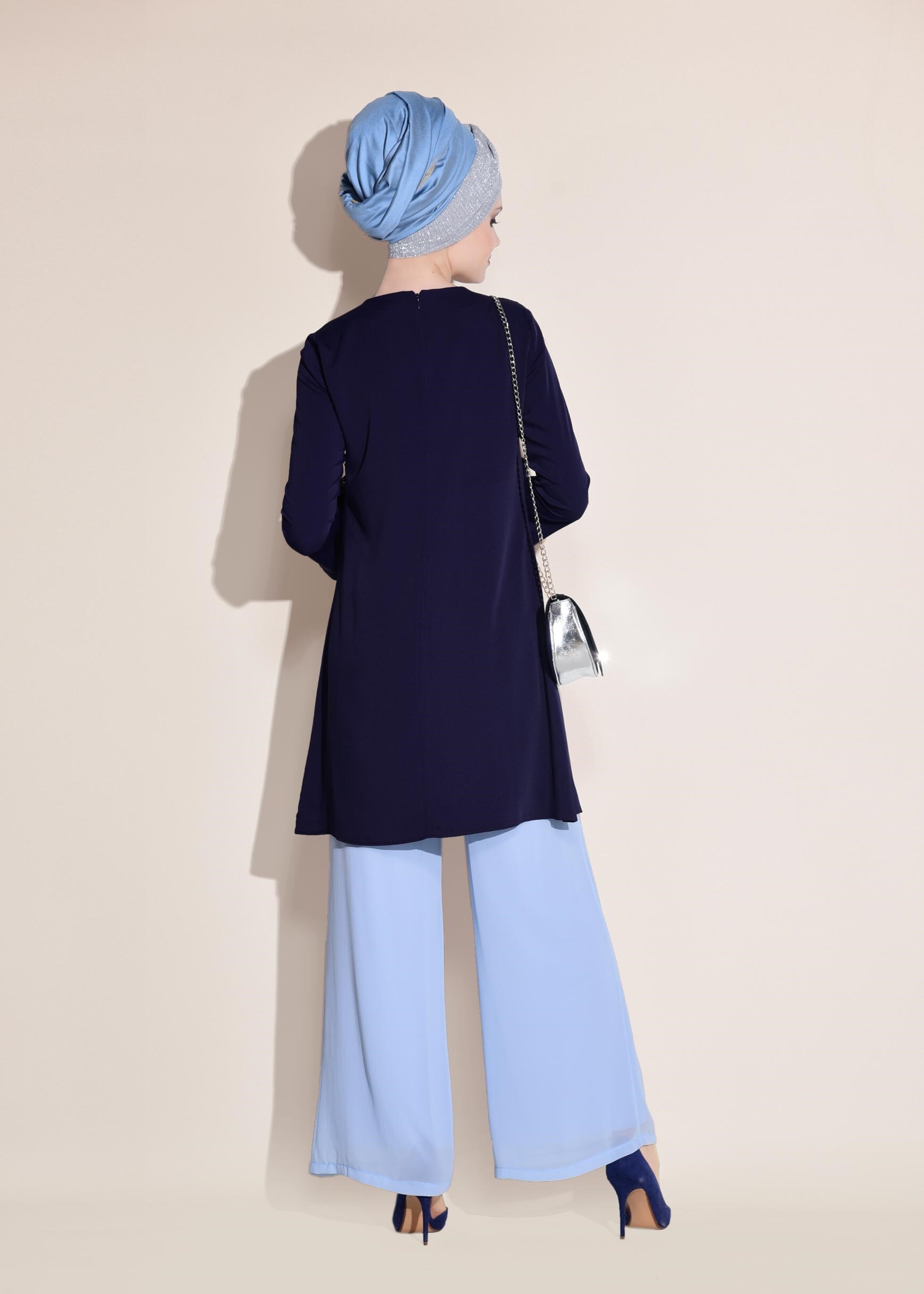 Tesettür giyim LACİVERT NAKIŞ DETAYLI TUNİK 4430