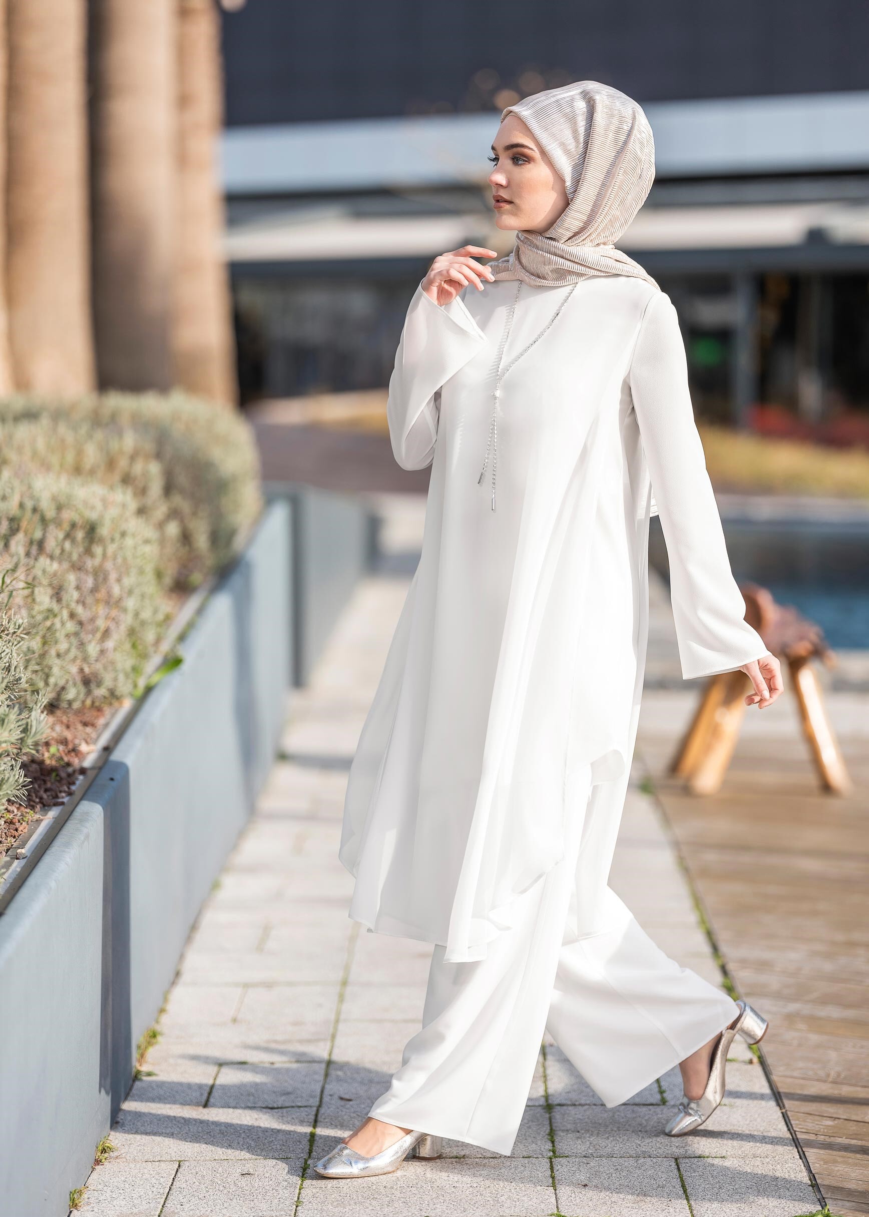 Tesettür giyim BEYAZ SALAŞ TUNİK 4886