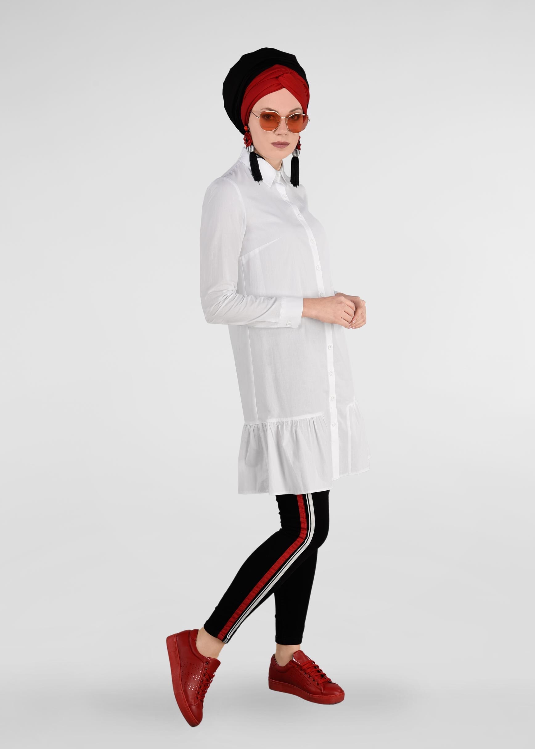 Tesettür giyim BEYAZ ETEK UCU FIRFIRLI TUNİK 4896