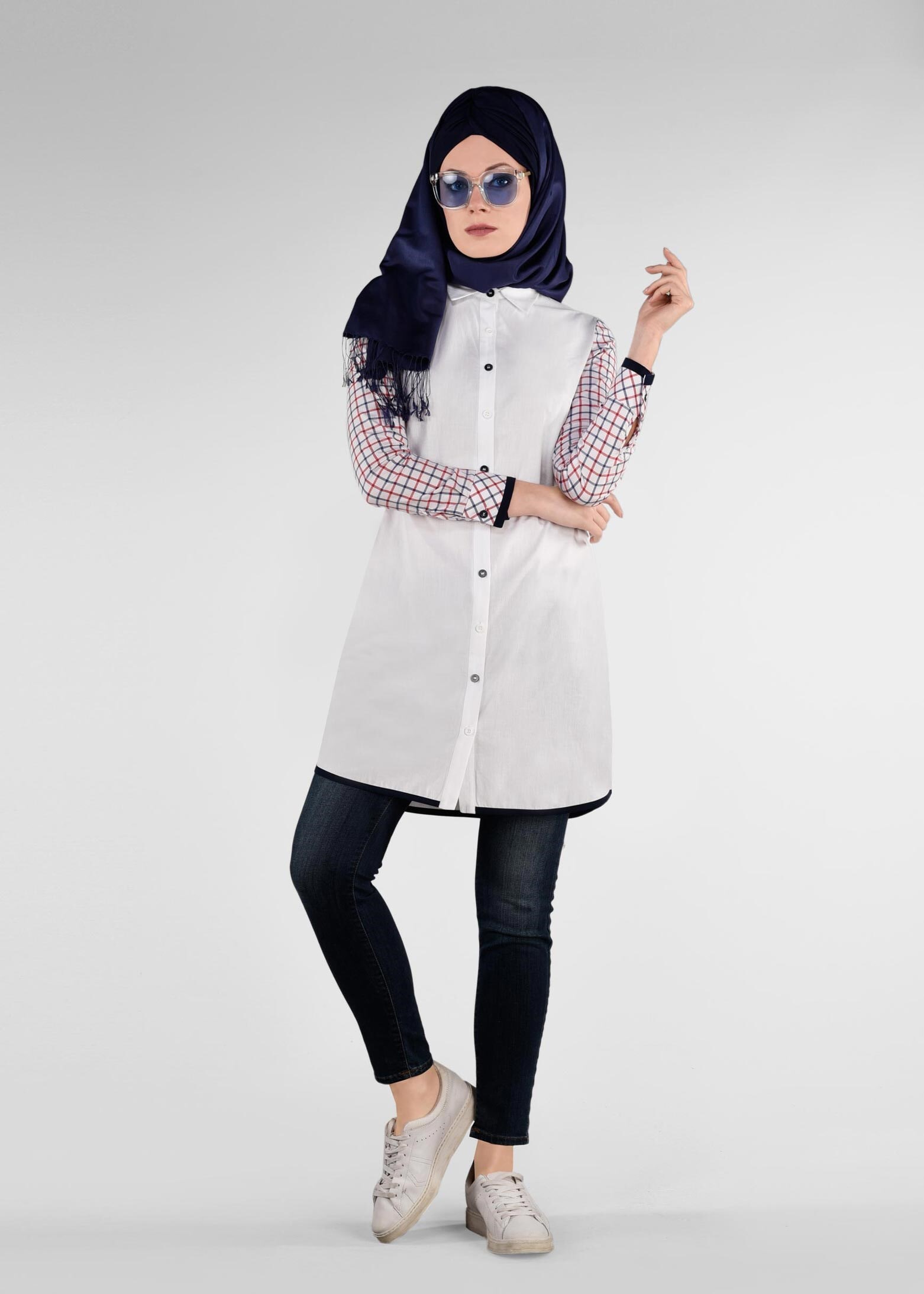 Tesettür giyim BEYAZ KOLLARI EKOSE DESENLİ TUNİK 4919