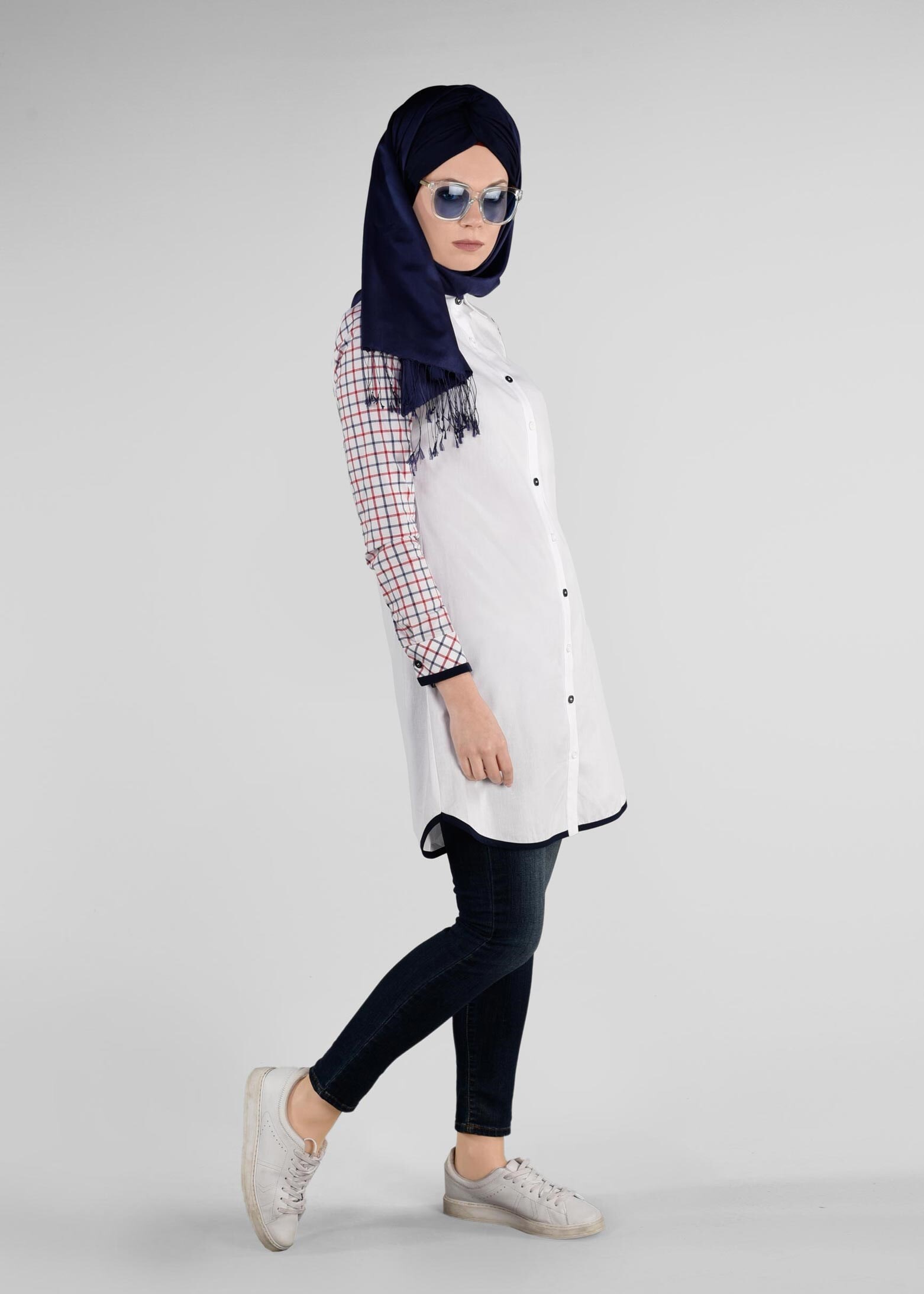 Tesettür giyim BEYAZ KOLLARI EKOSE DESENLİ TUNİK 4919