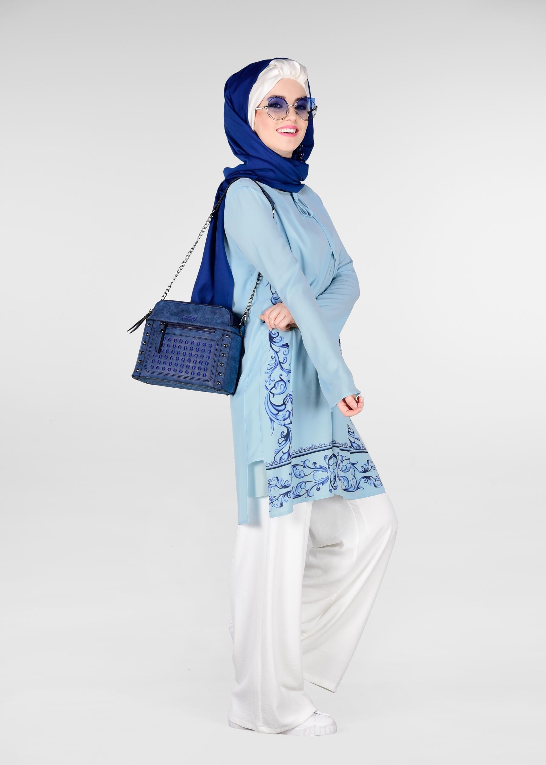 Tesettür giyim MAVİ NAKIŞ BASKILI TUNİK 4921