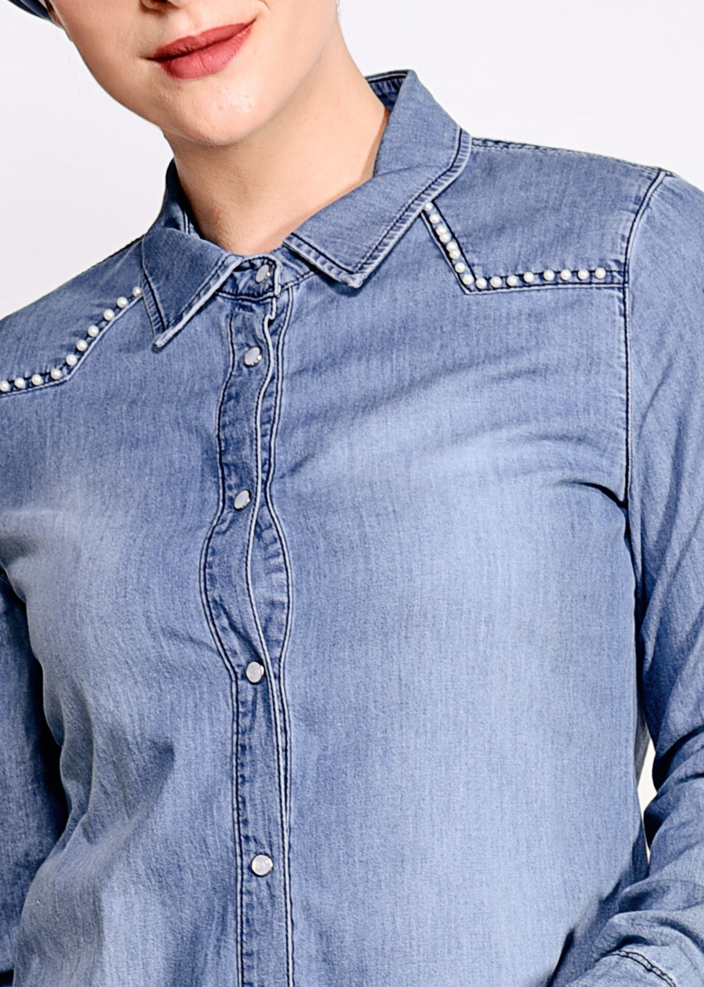 Tesettür giyim MAVİ OMUZLARI İNCİ İŞLEMELİ DENİM TUNİK 4946 