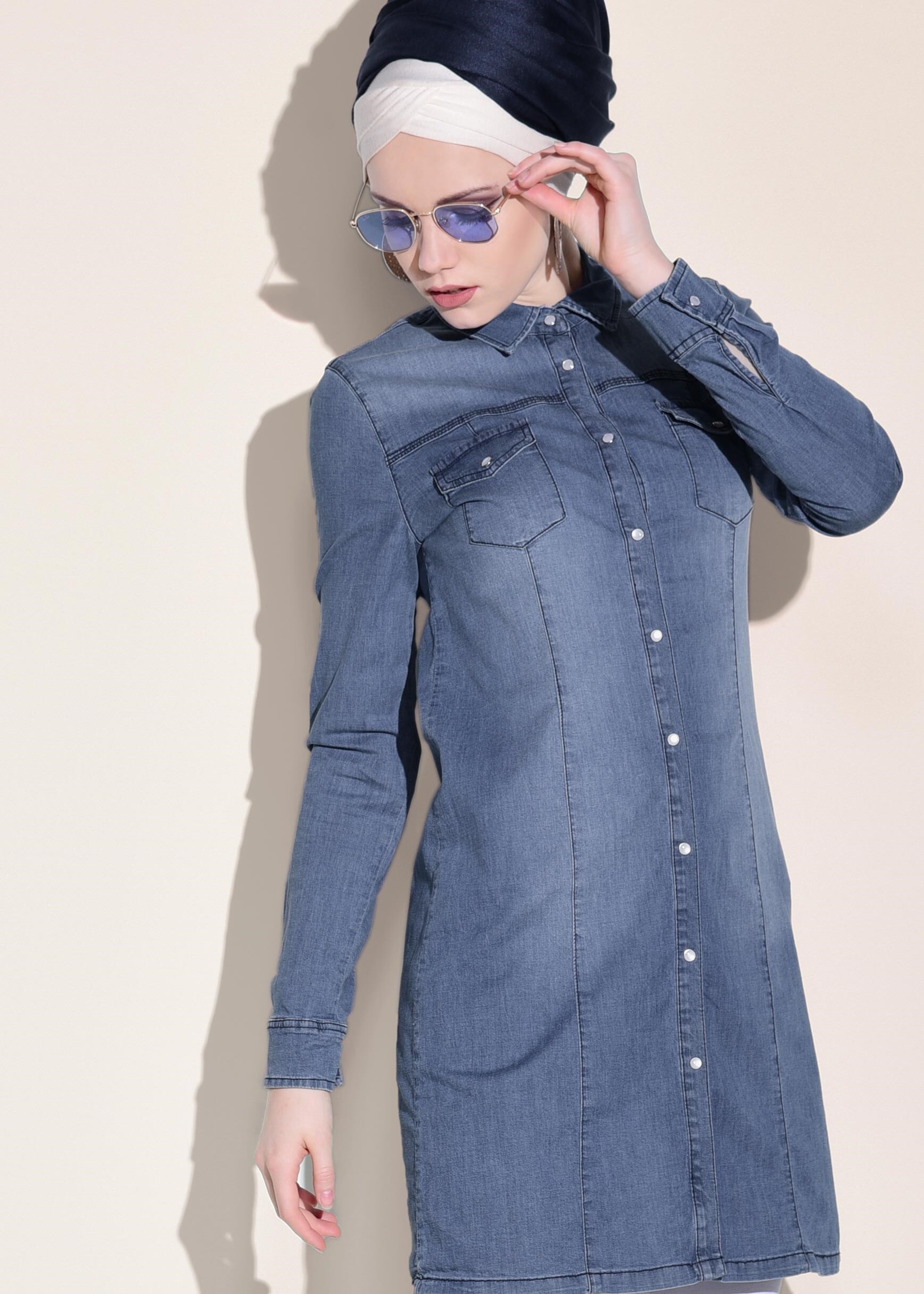 Tesettür giyim MAVİ ÇITÇITLI KOT TUNİK 4947