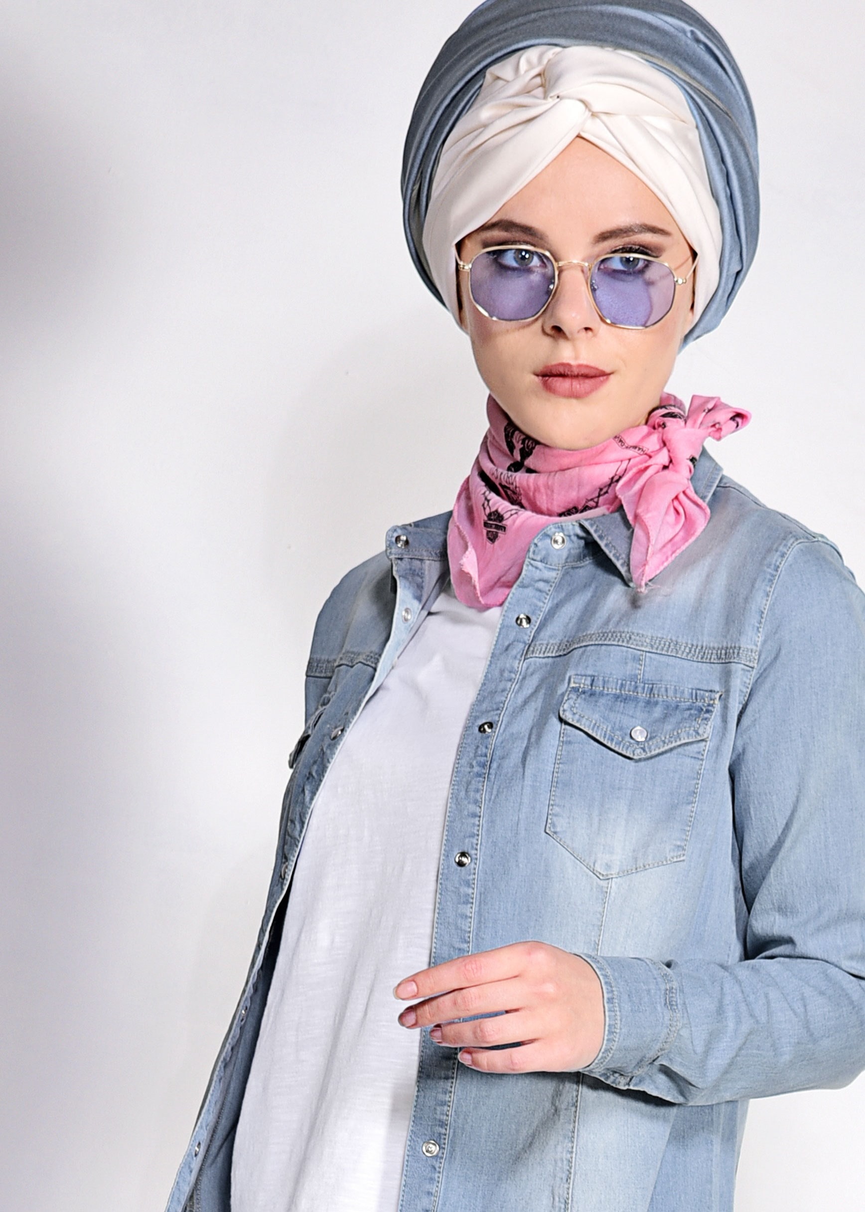 Tesettür giyim MAVİ ÇITÇITLI KOT TUNİK 4947