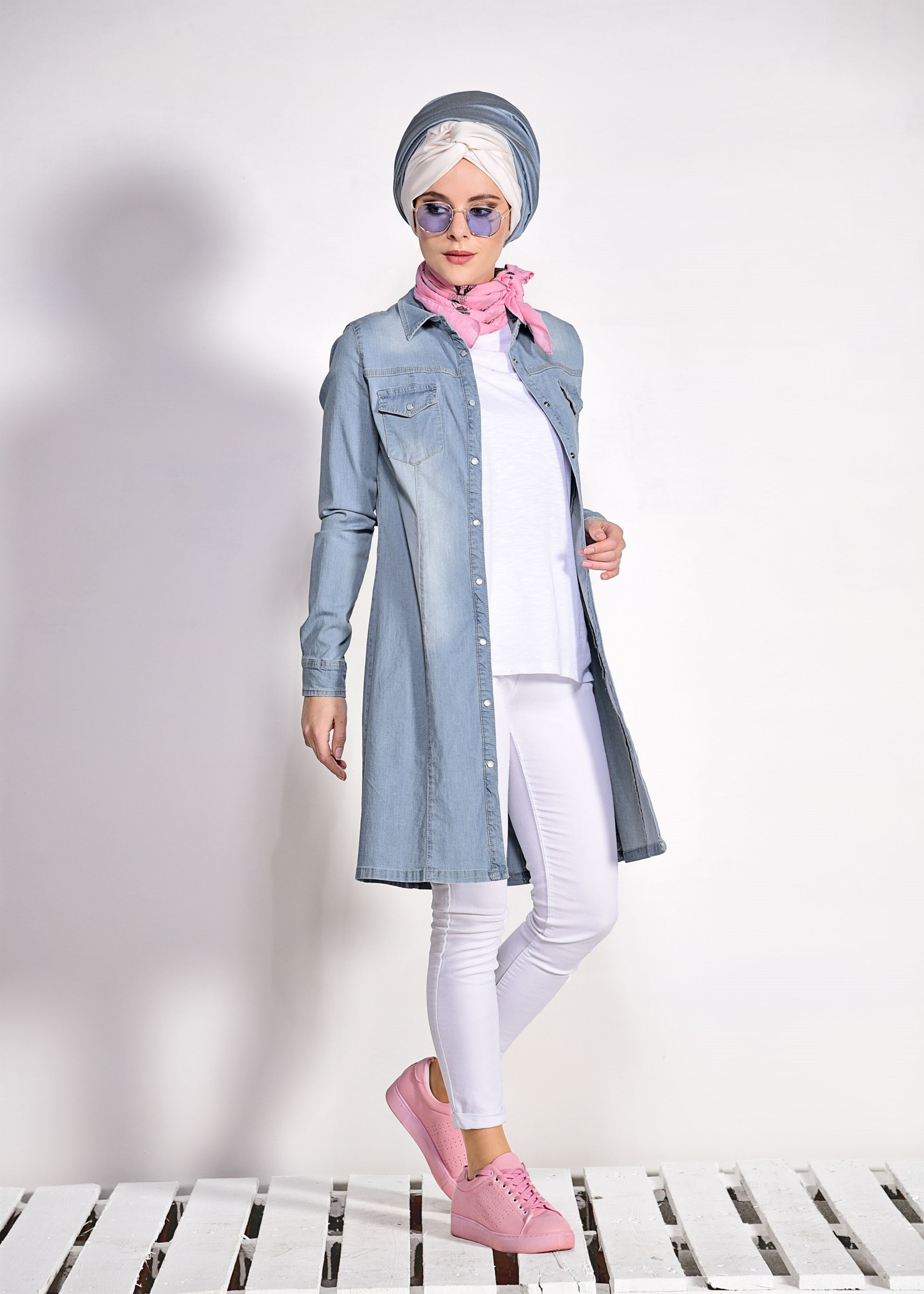 Tesettür giyim MAVİ ÇITÇITLI KOT TUNİK 4947