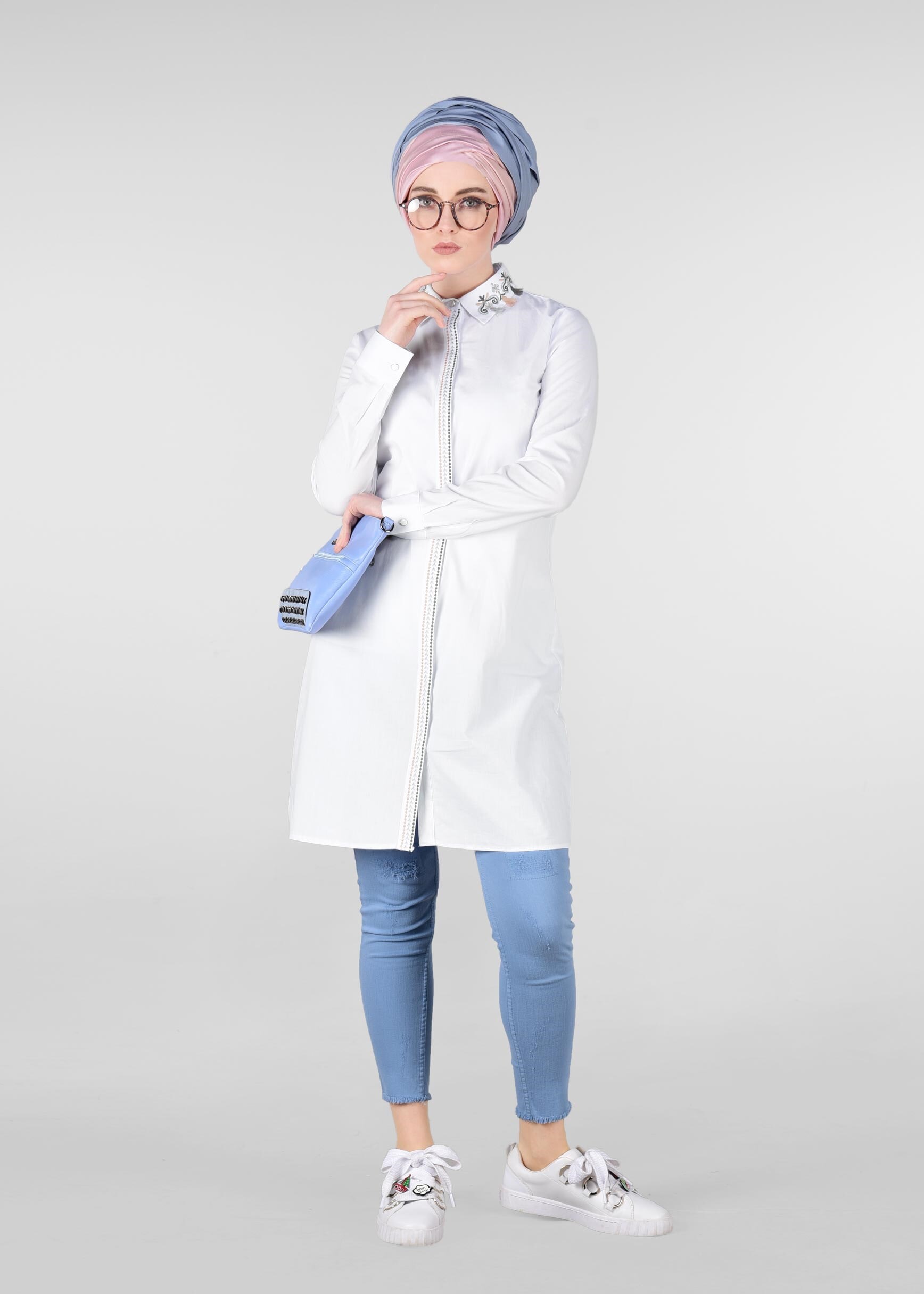 Tesettür giyim BEYAZ NAKIŞ DETAYLI TUNİK 4965