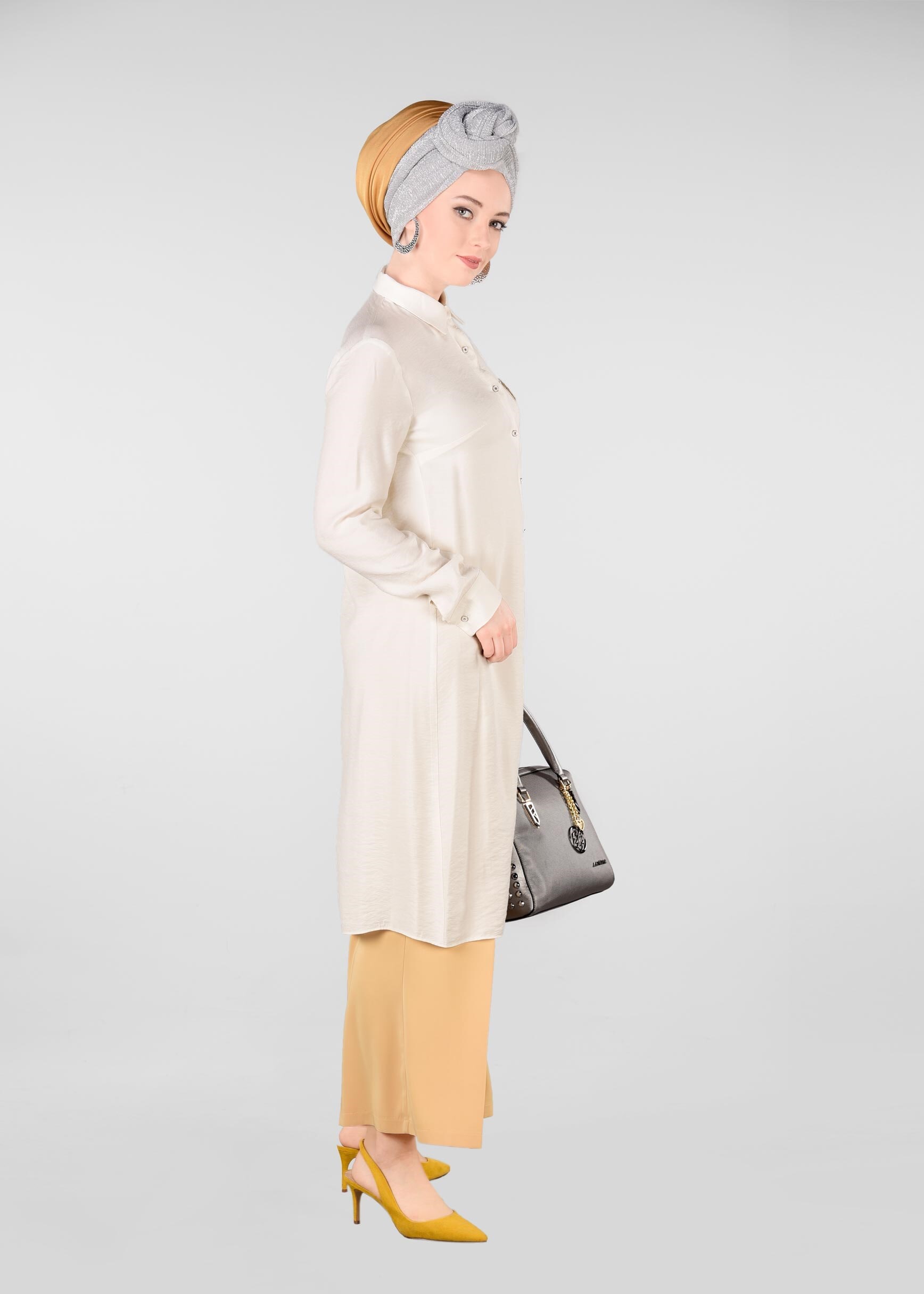 Tesettür giyim BEYAZ CEP DETAYI PULLU TUNİK 4968