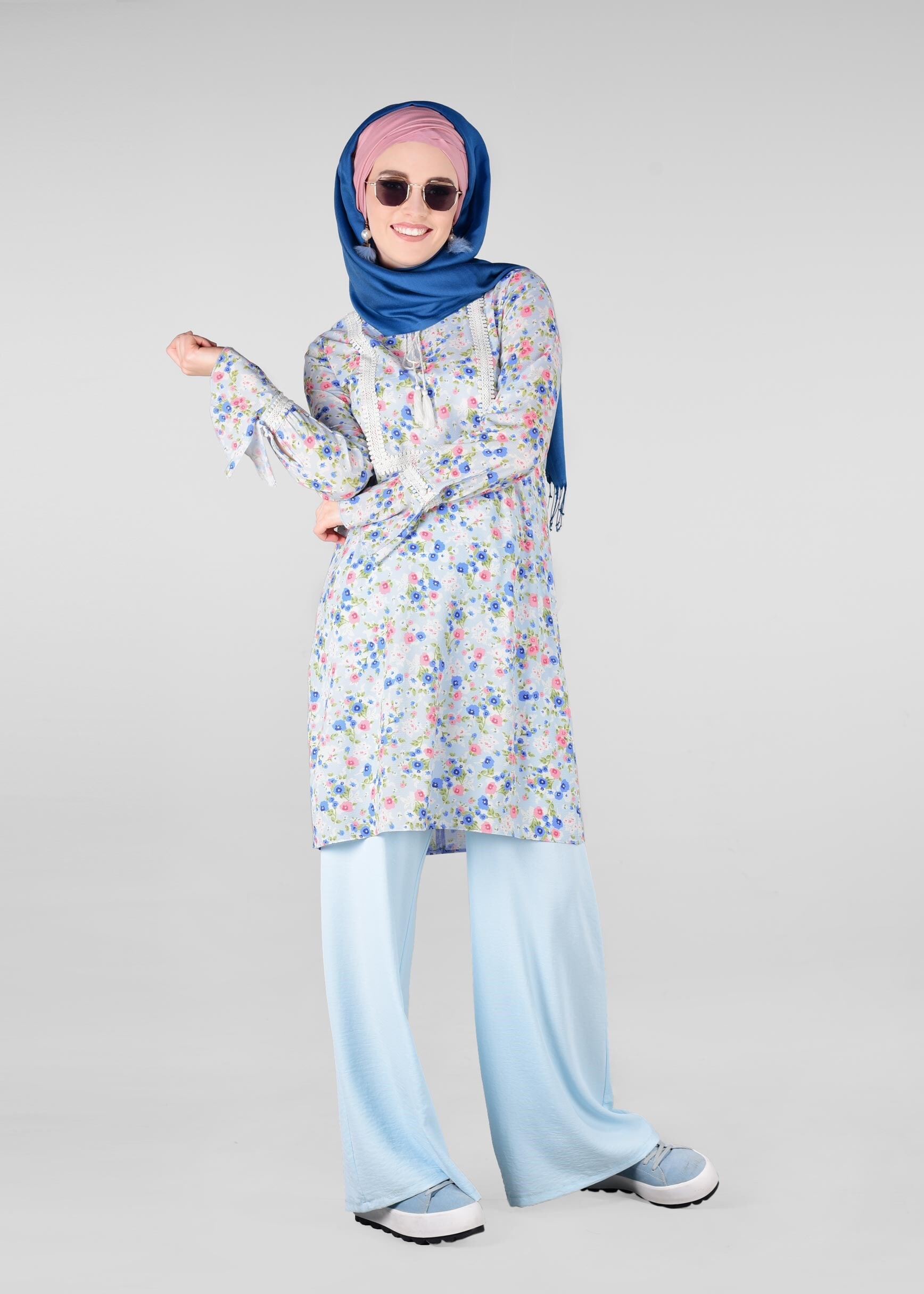 Tesettür giyim MAVİ ÇİÇEK DESENLİ TUNİK 4994