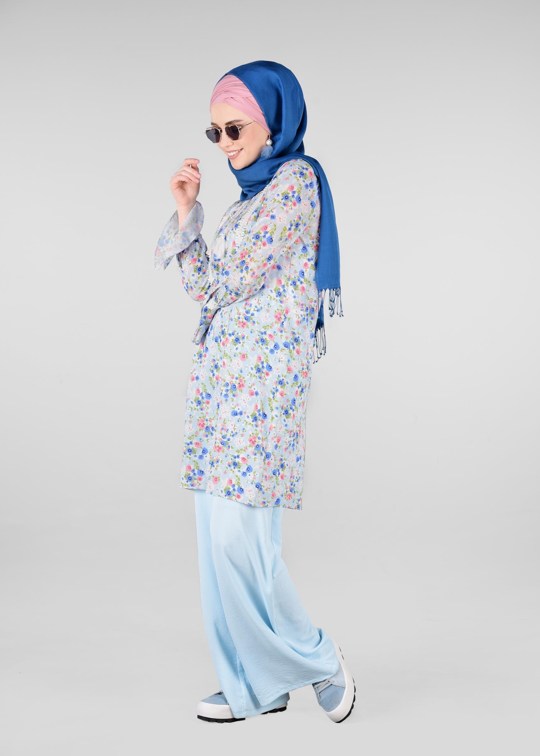 Tesettür giyim MAVİ ÇİÇEK DESENLİ TUNİK 4994