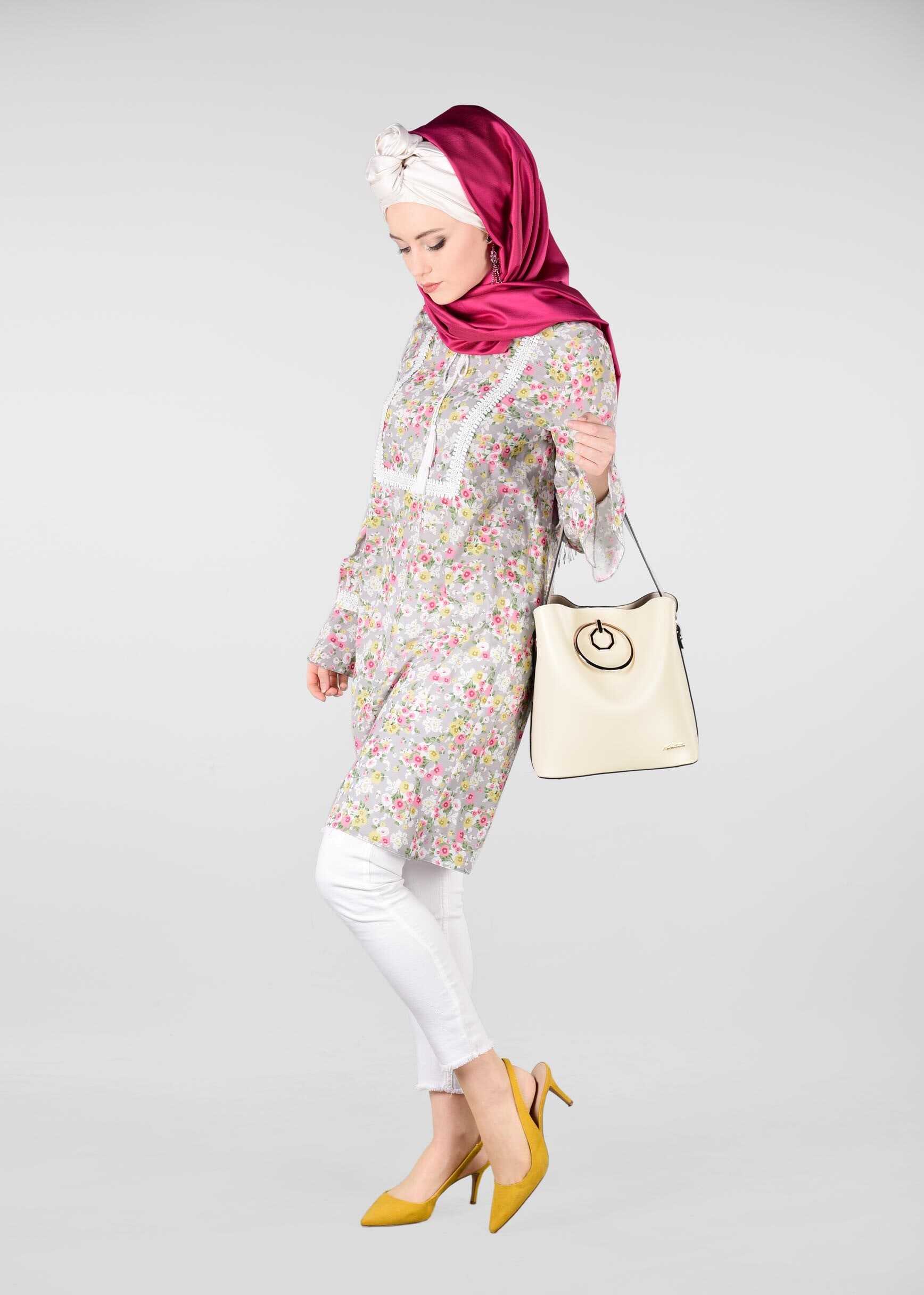 Tesettür giyim GRİ ÇİÇEK DESENLİ TUNİK 4994