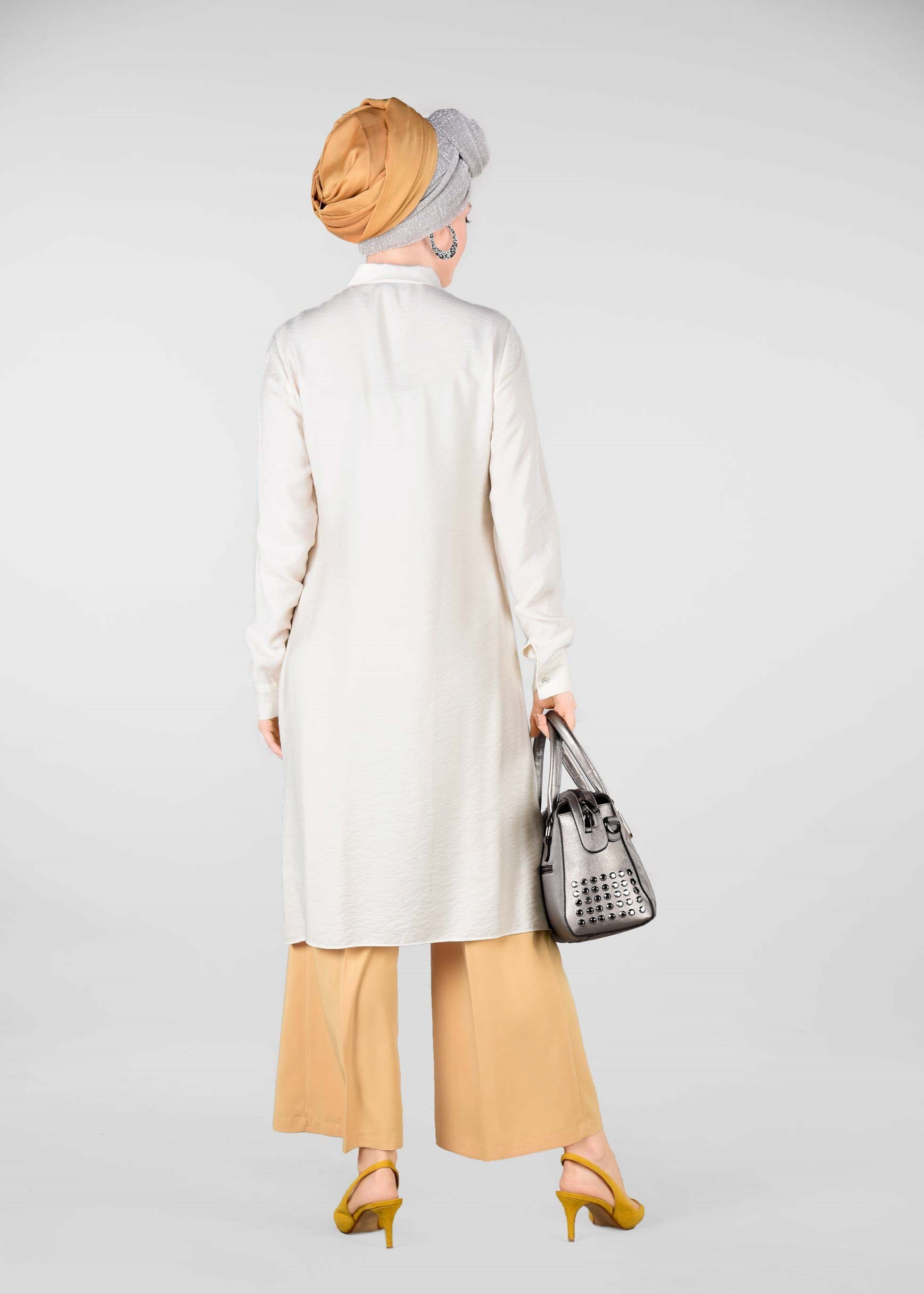 Tesettür giyim EKRU CEP DETAYI PULLU TUNİK 4968-1