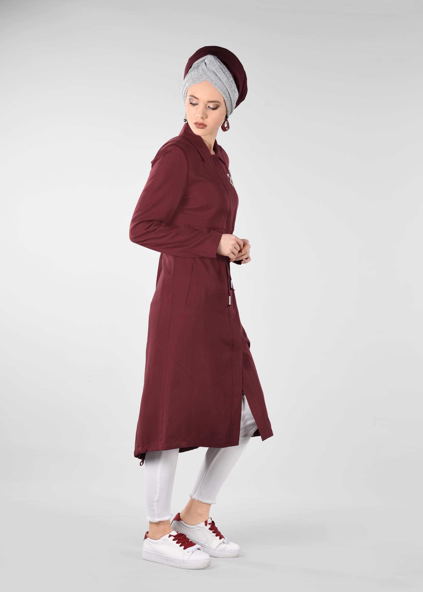 Tesettür giyim BORDO BEL KISMI BÜZGÜLÜ ARMALI TRENÇKOT 1191