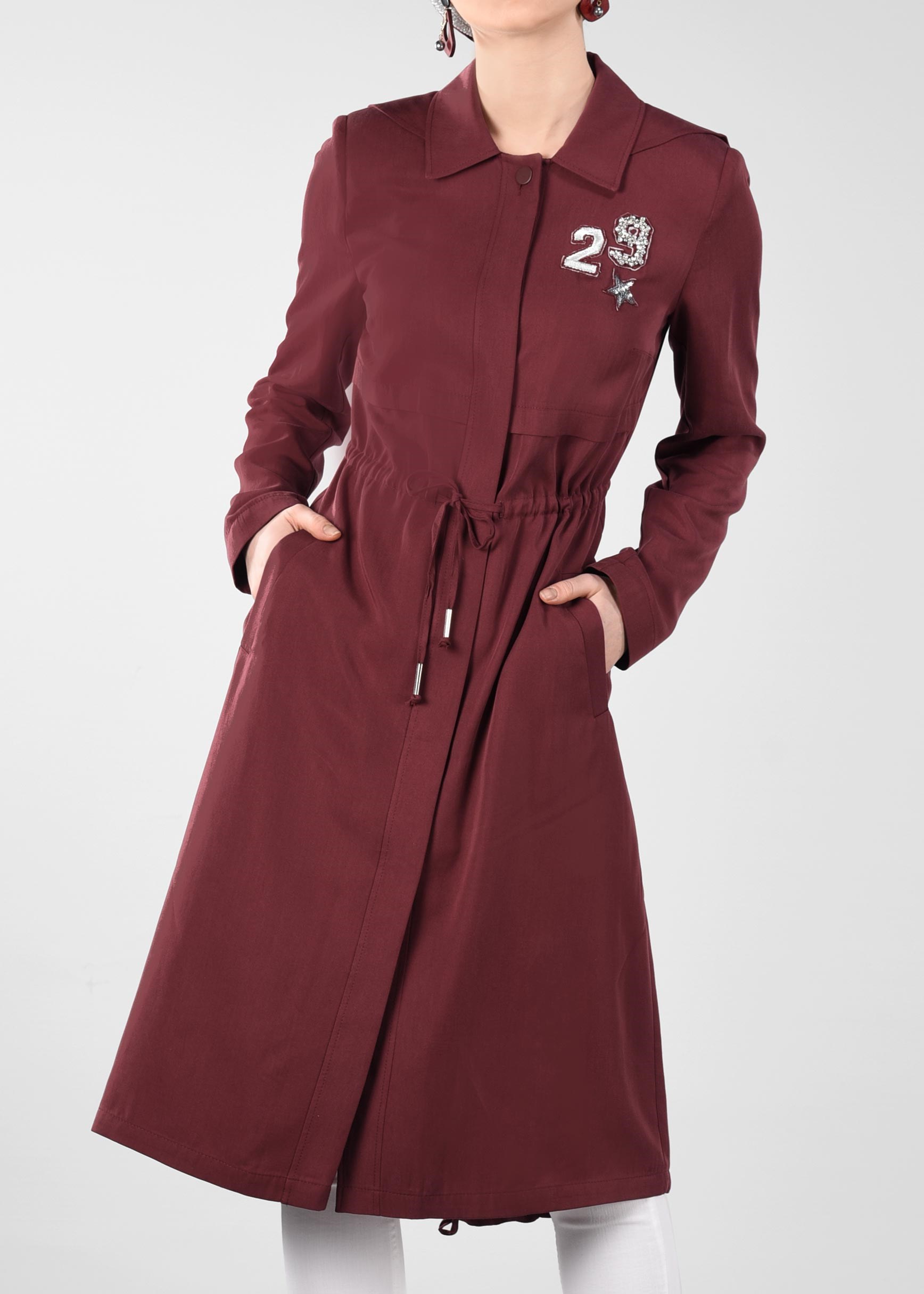 Tesettür giyim BORDO BEL KISMI BÜZGÜLÜ ARMALI TRENÇKOT 1191