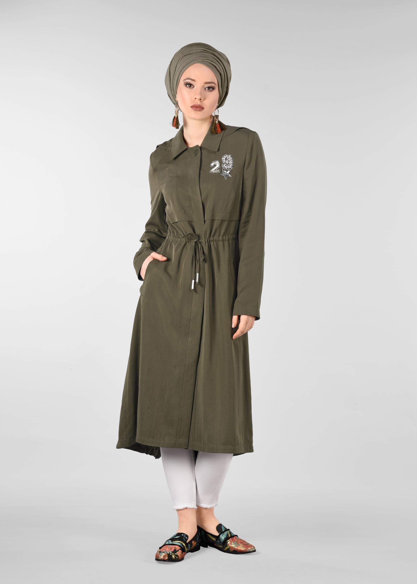 Tesettür giyim HAKİ BEL KISMI BÜZGÜLÜ ARMALI TRENÇKOT 1191