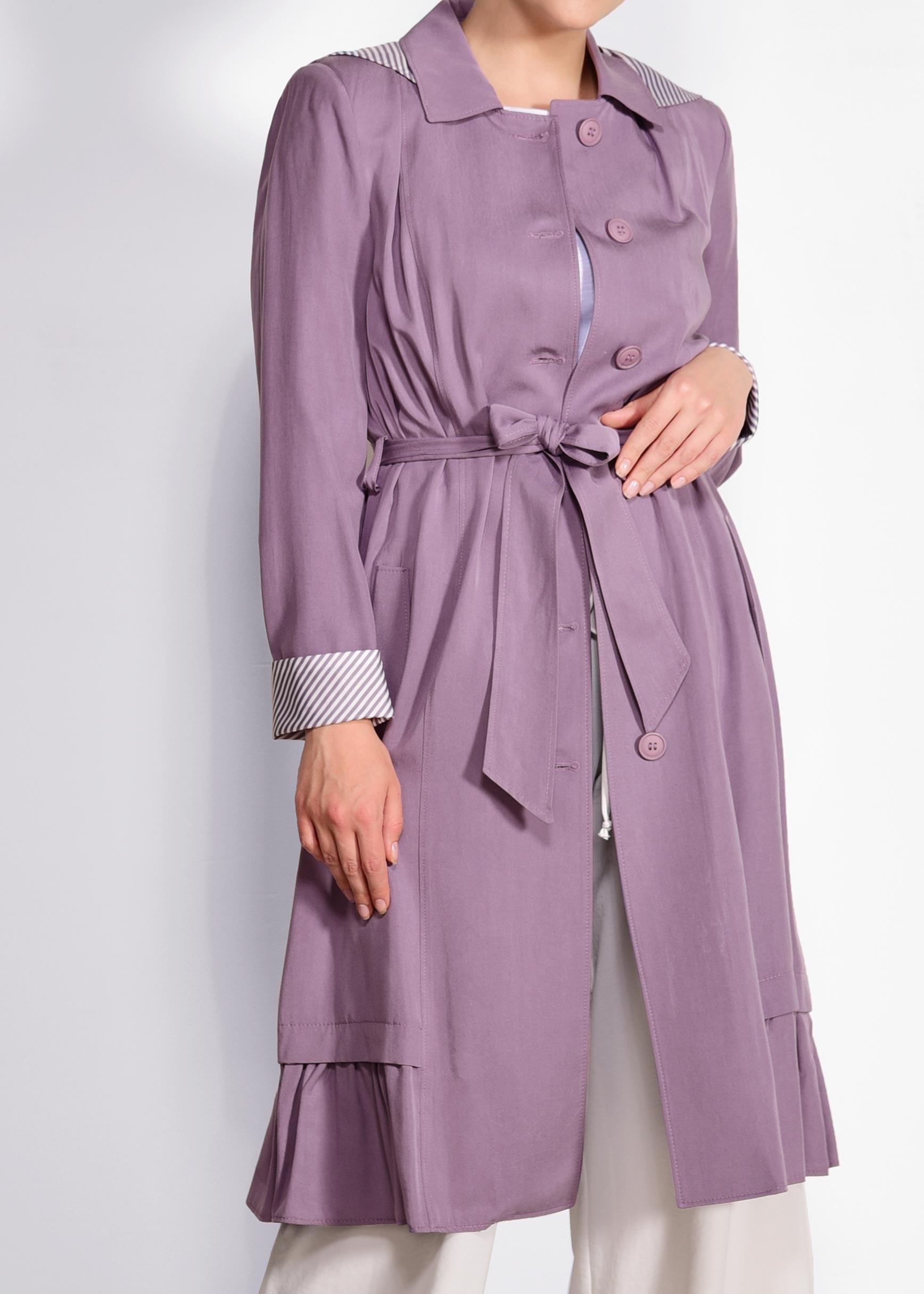 Tesettür giyim MOR ETEK UCU PİLİSELİ KAPÜŞONLU TRENÇKOT 1192