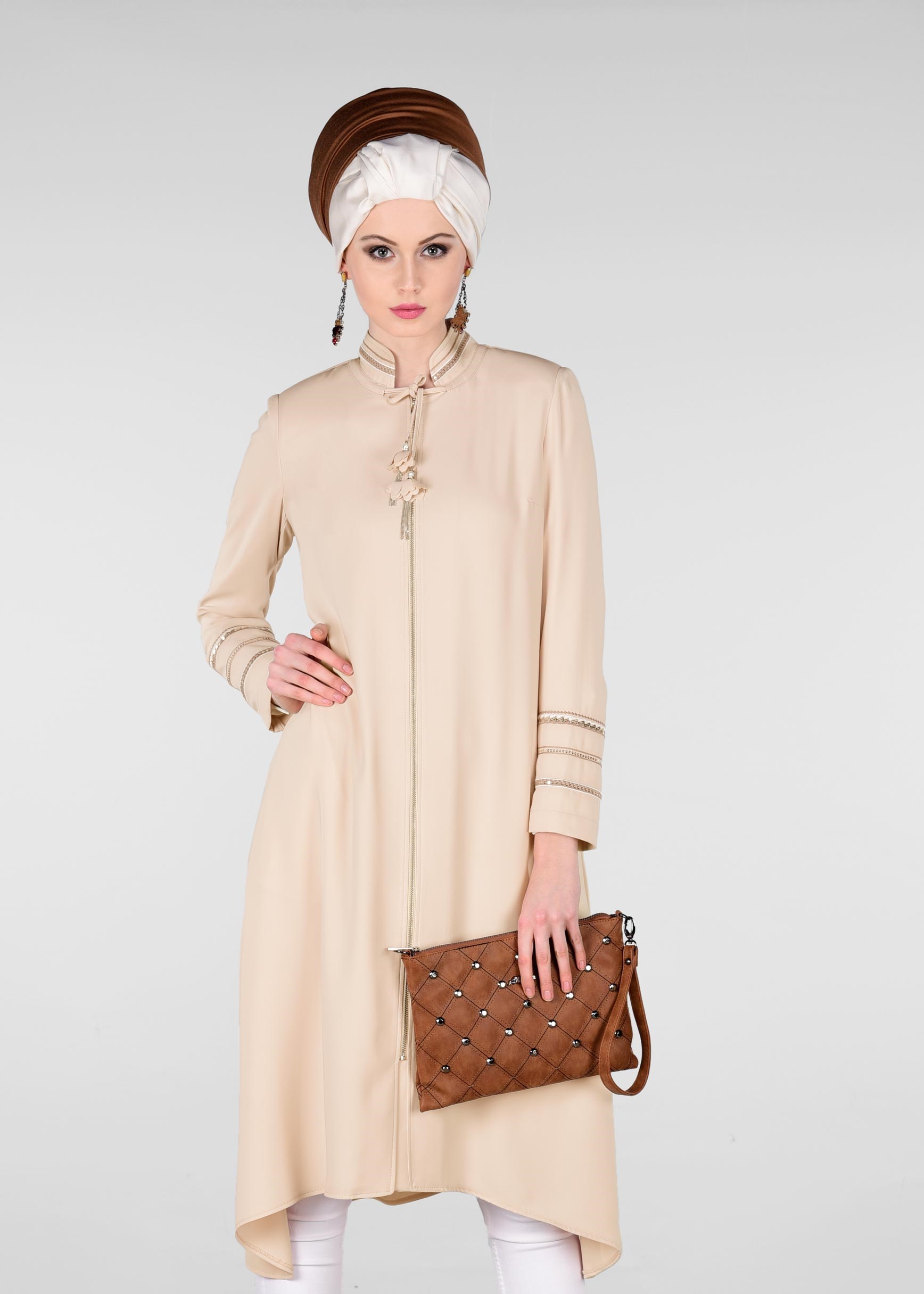 Tesettür giyim BEJ PUL PAYET DETAYLI FERMUARLI TRENÇKOT 1196