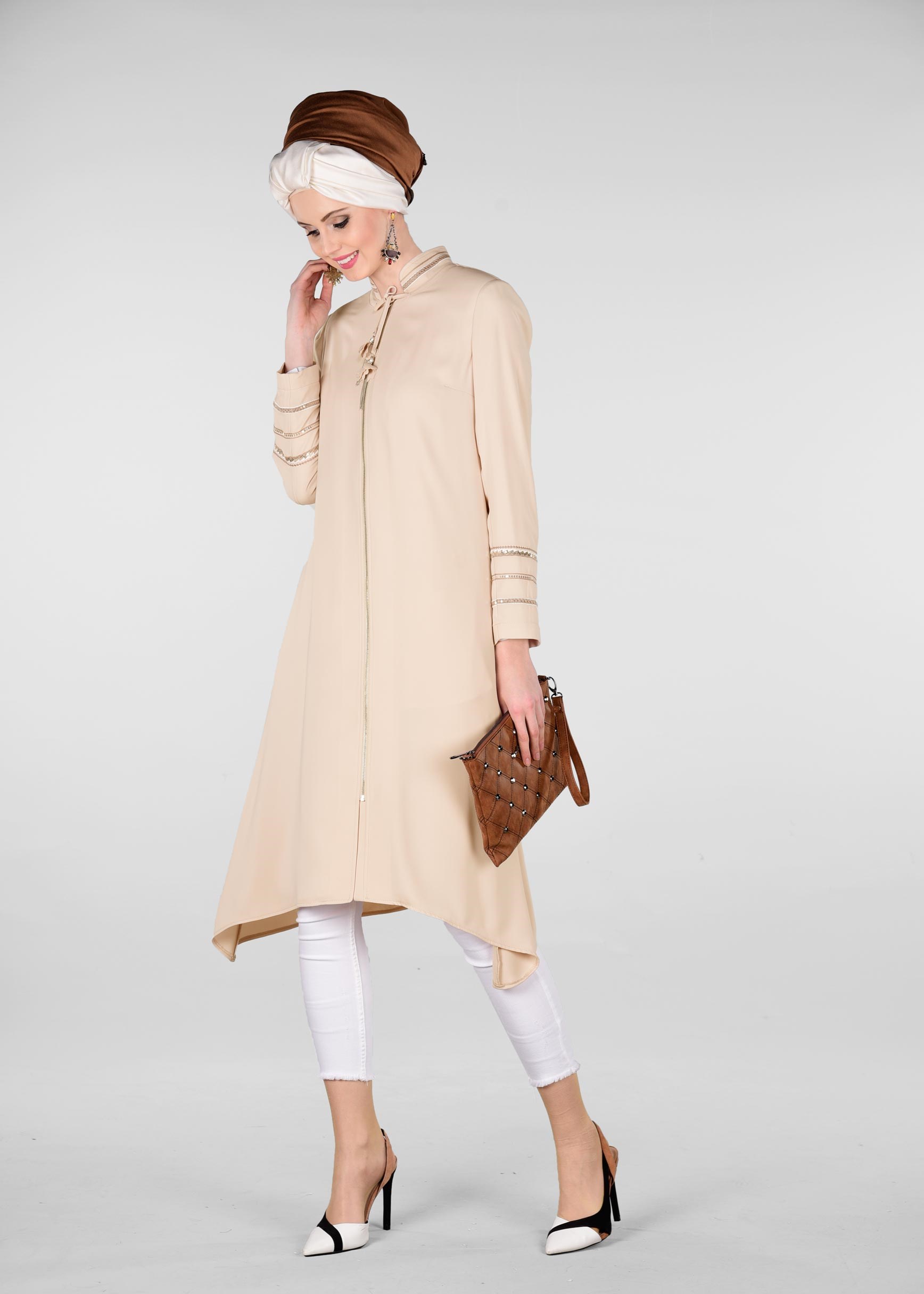 Tesettür giyim BEJ PUL PAYET DETAYLI FERMUARLI TRENÇKOT 1196