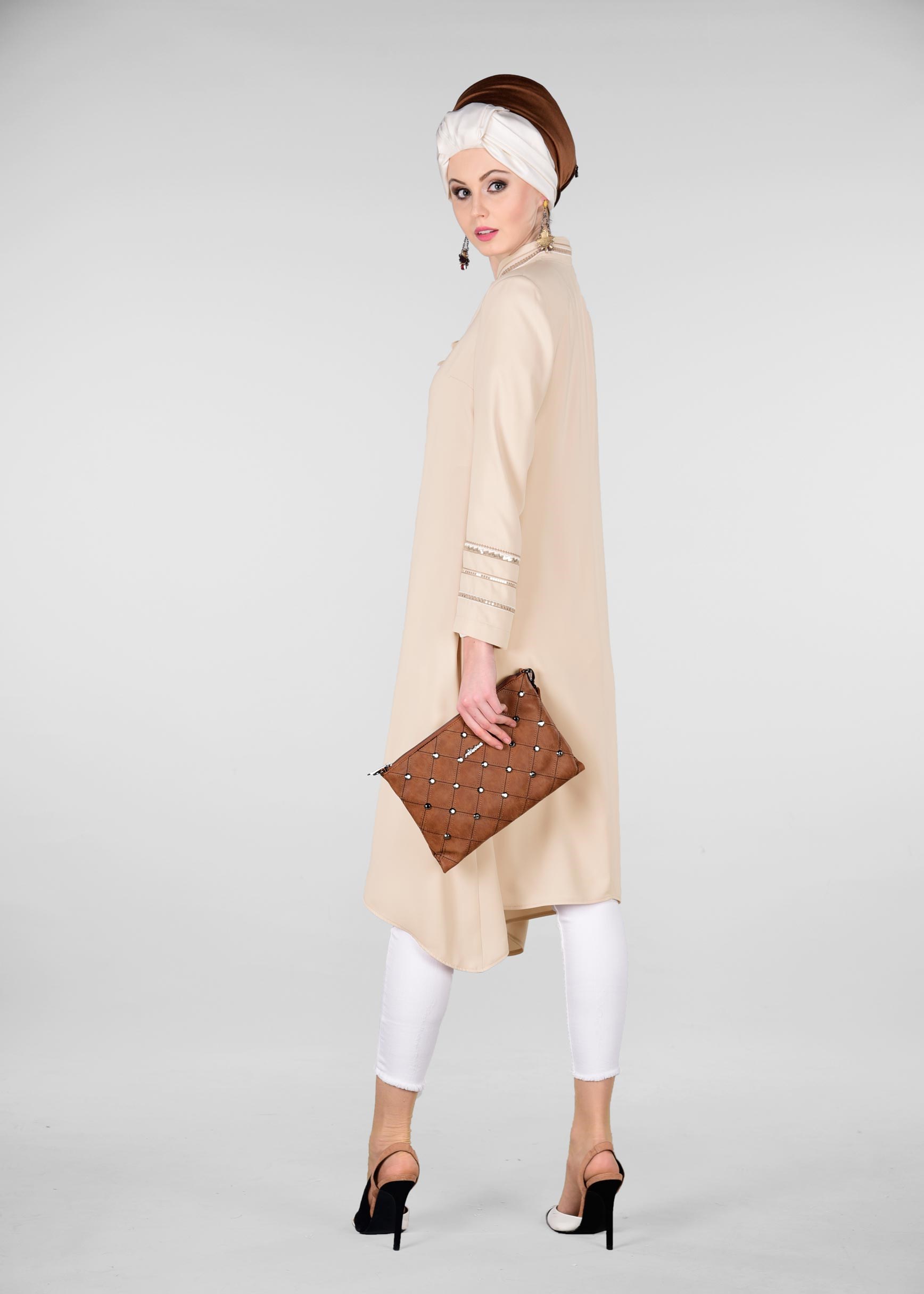 Tesettür giyim BEJ PUL PAYET DETAYLI FERMUARLI TRENÇKOT 1196