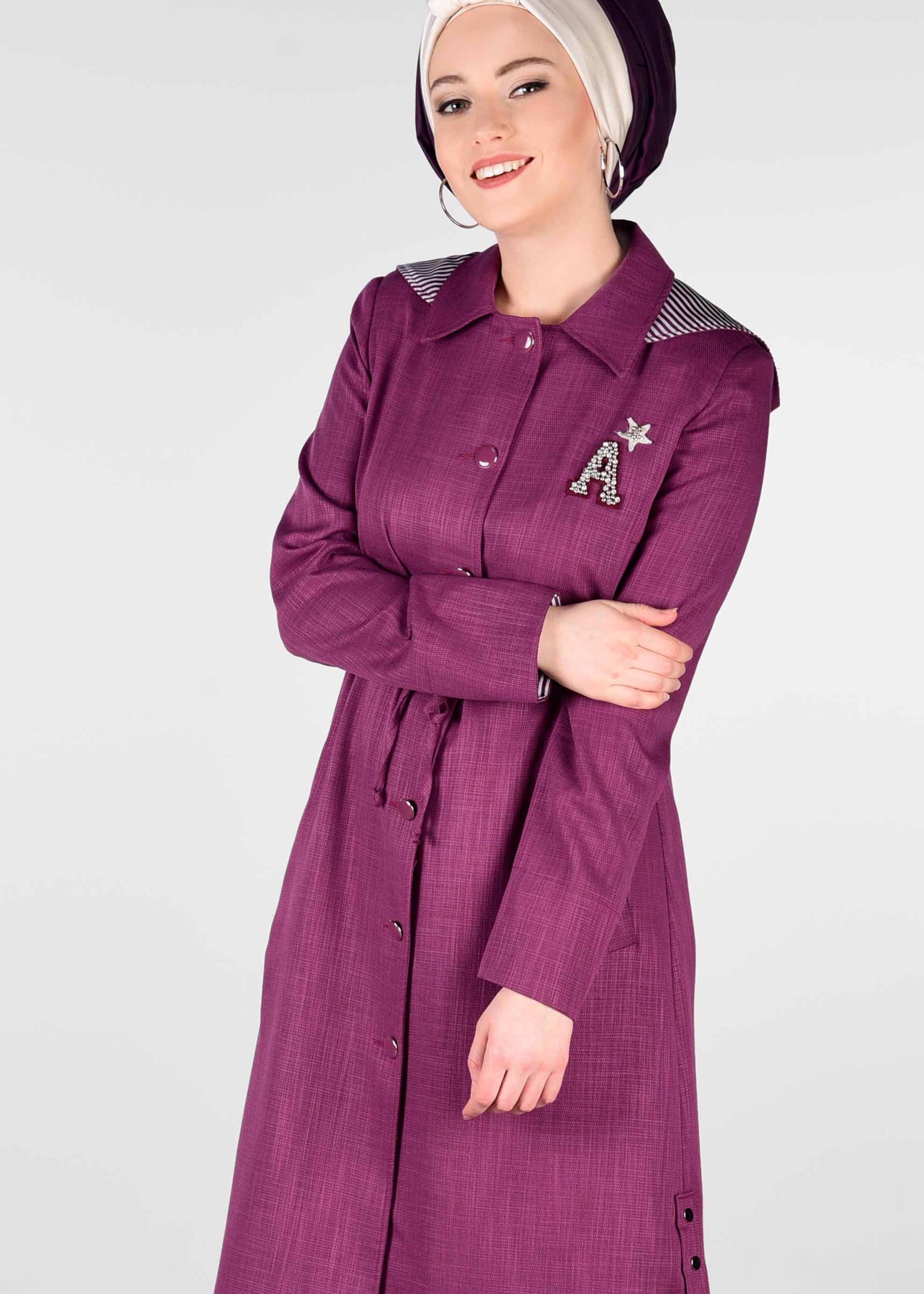 Tesettür giyim MOR TAŞ İŞLEME DETAYLI KAPÜŞONLU TRENÇKOT 1203