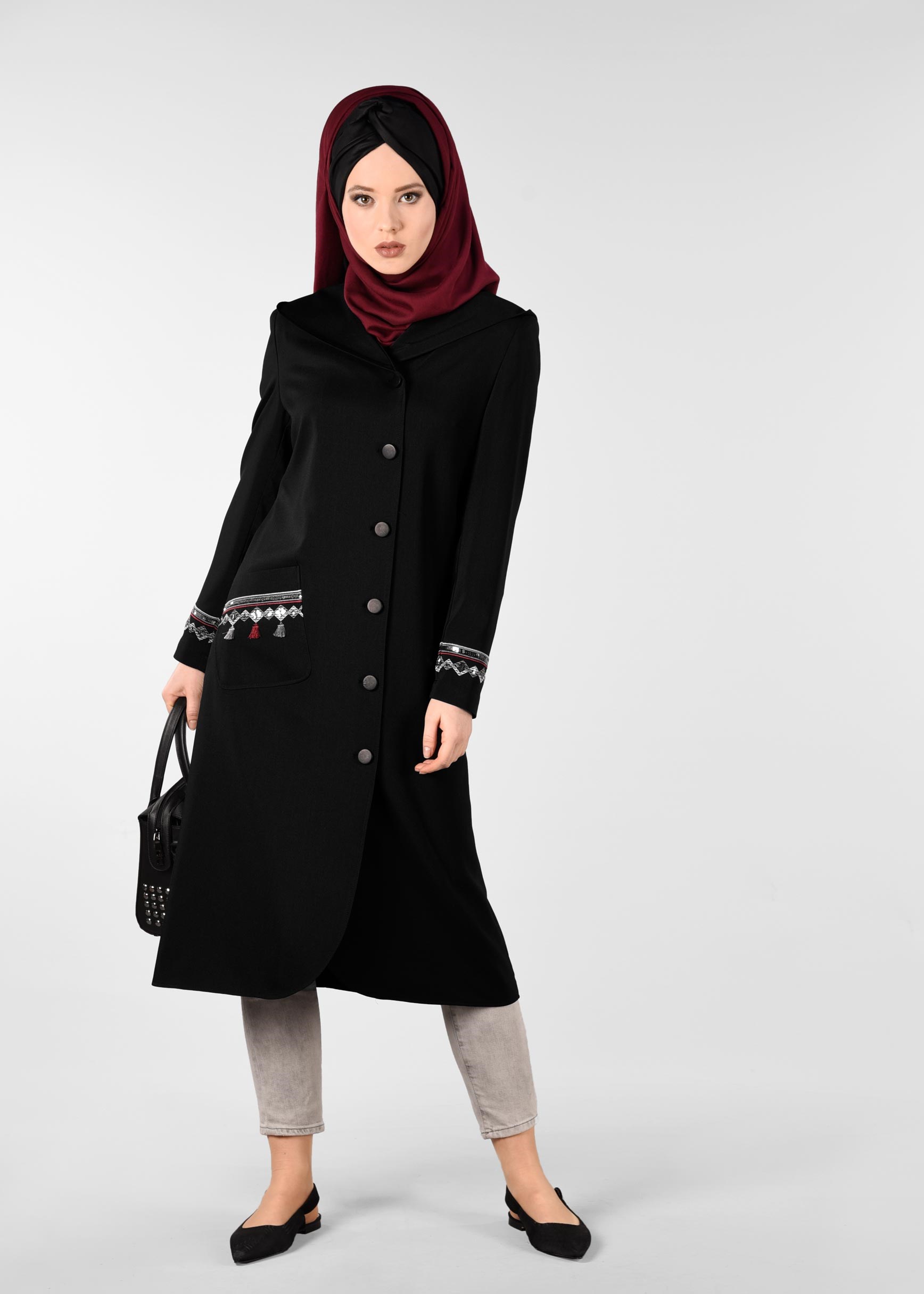 Tesettür giyim SİYAH NAKIŞ DETAYLI TRENCKOT 1208