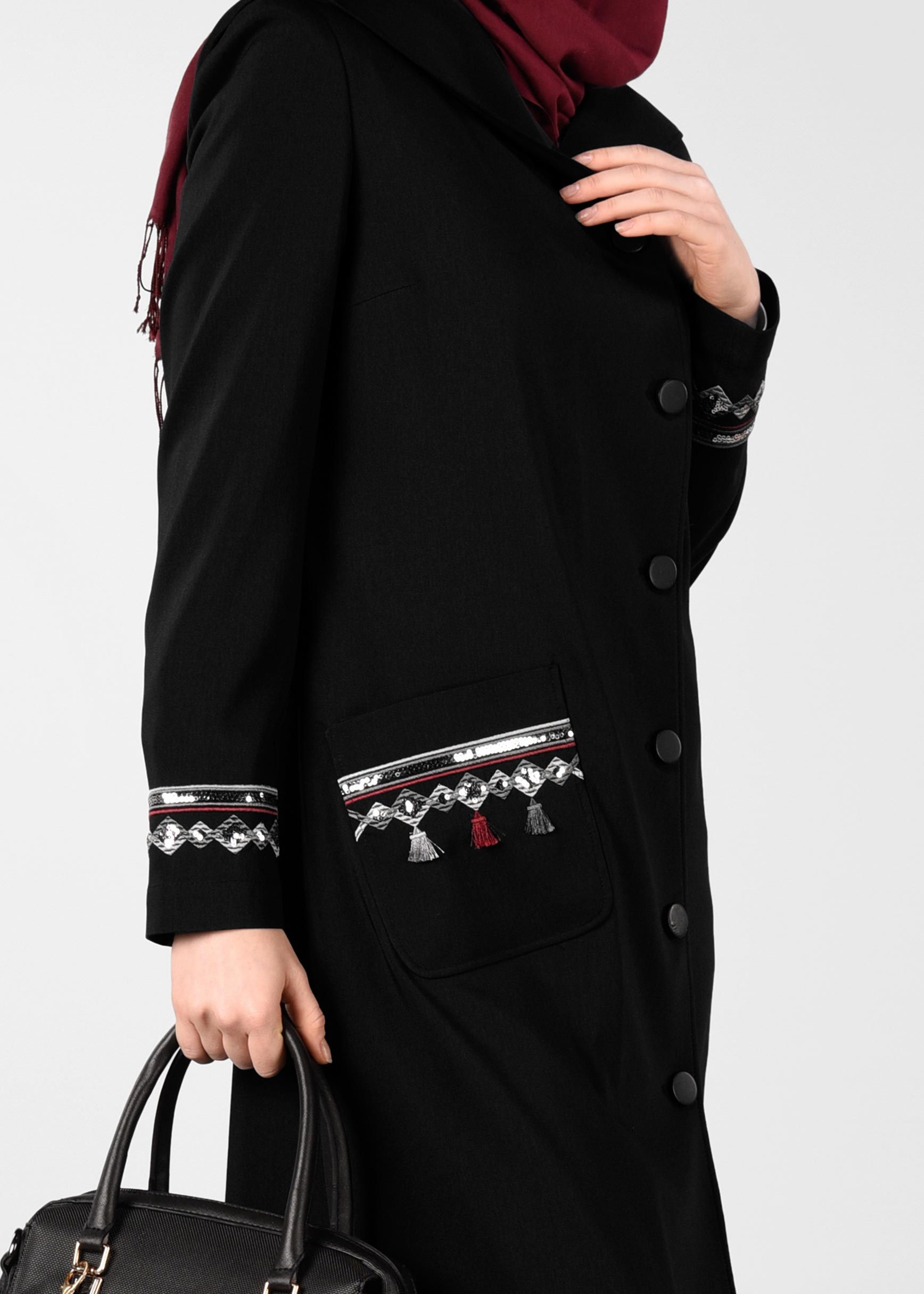 Tesettür giyim SİYAH NAKIŞ DETAYLI TRENCKOT 1208