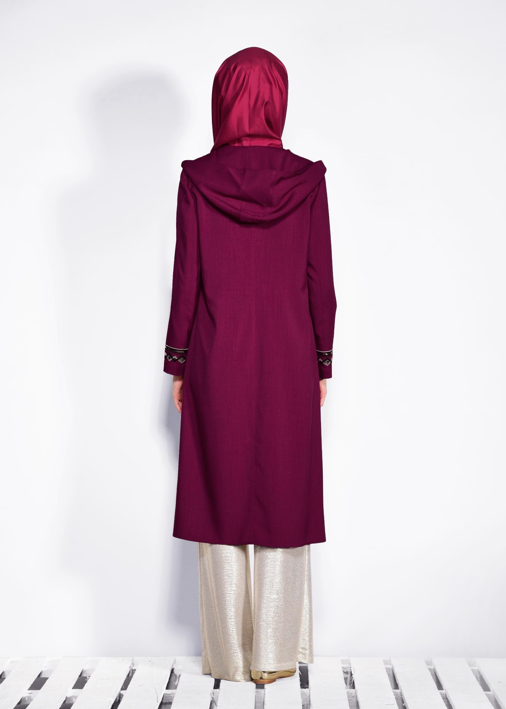 Tesettür giyim FUŞYA NAKIŞ DETAYLI TRENCKOT 1208