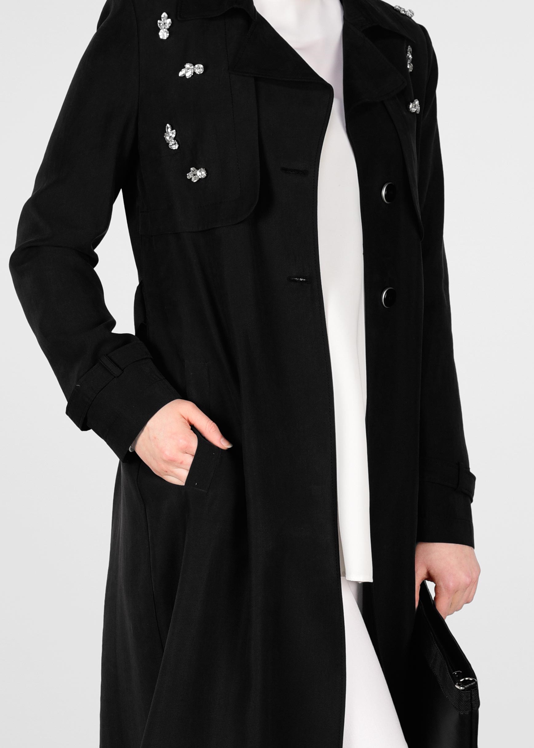 Tesettür giyim SİYAH KUŞAKLI BONCUK İŞLEMELİ TRENÇKOT 1214