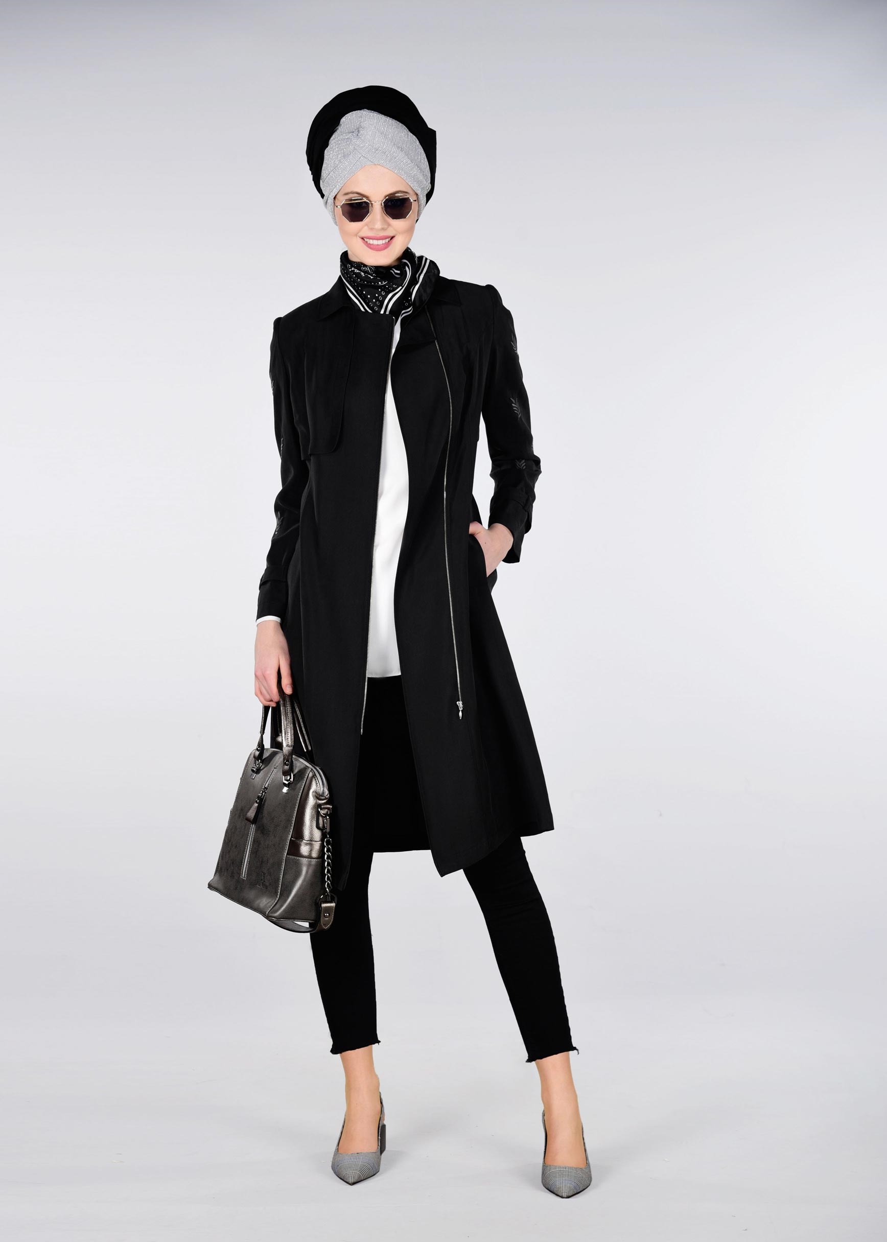 Tesettür giyim SİYAH NAKIŞLI TRENÇKOT 1215