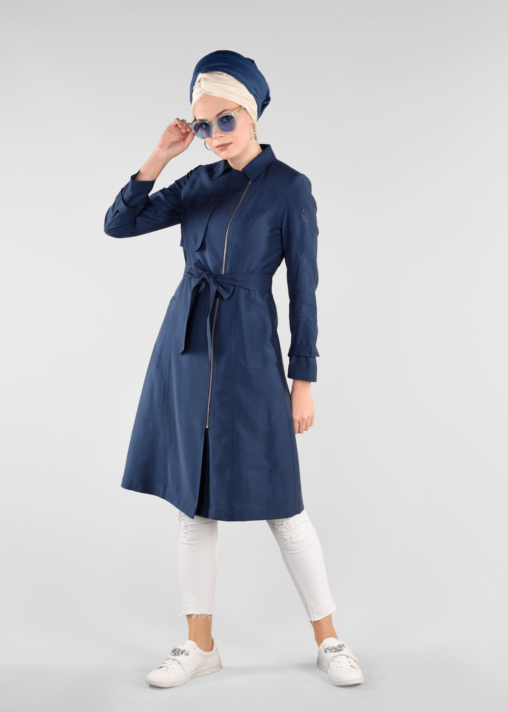 Tesettür giyim LACİVERT NAKIŞLI TRENÇKOT 1215