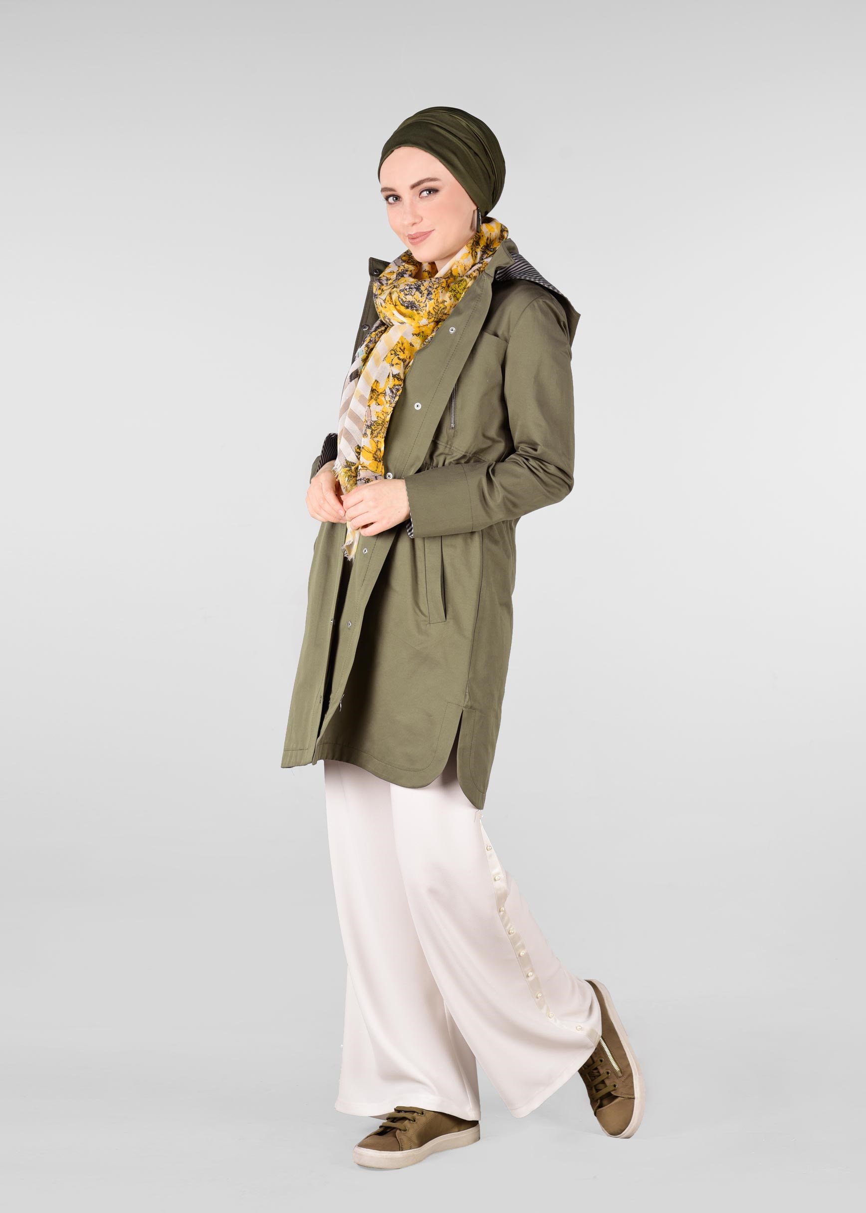 Tesettür giyim HAKİ KAPÜŞONLU BELİ BÜZGÜLÜ TRENÇKOT 1217