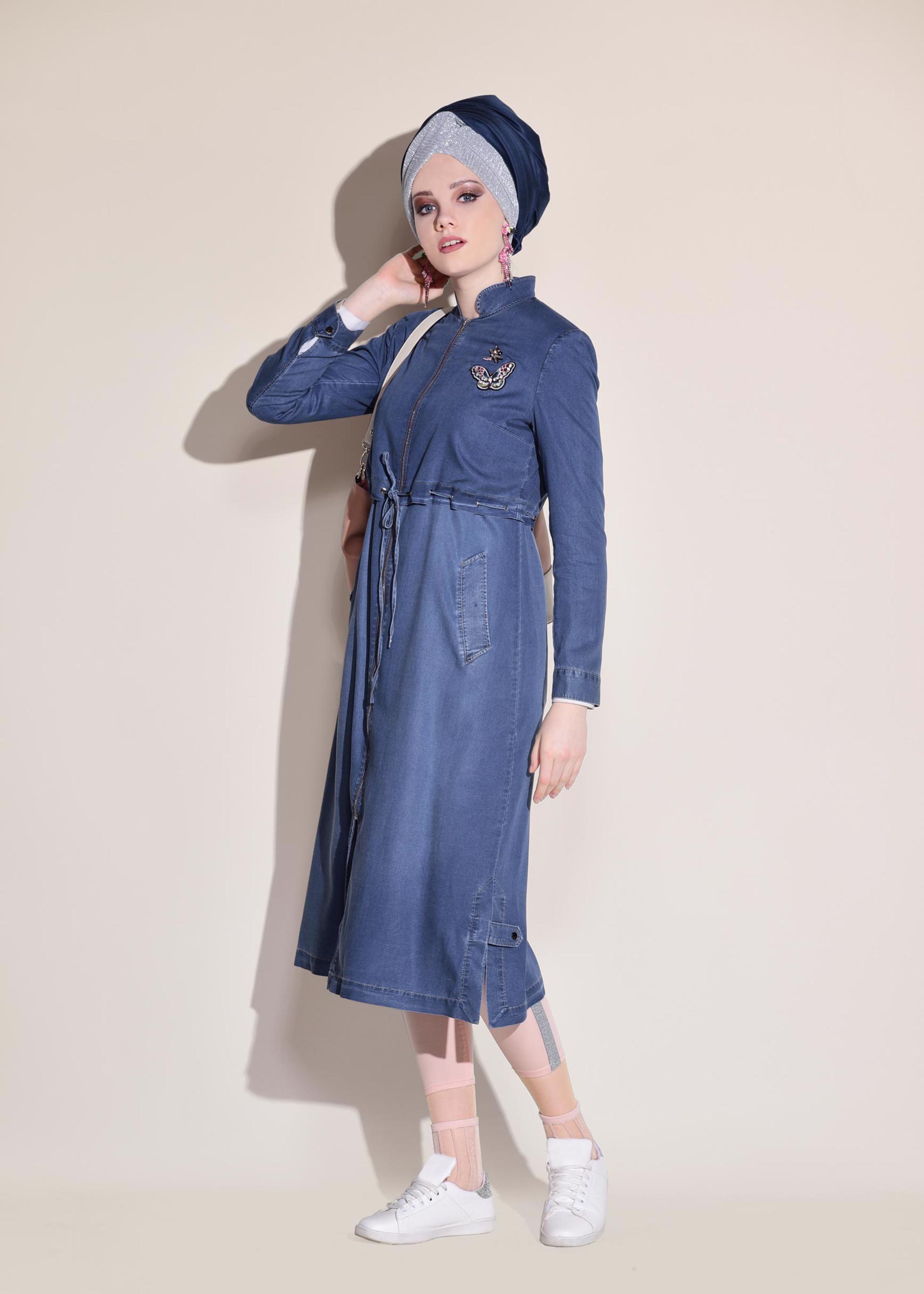 Tesettür giyim LACİVERT BELİ BÜZGÜLÜ ÖNDEN FERMUARLI DENİM TRENÇKOT 1220