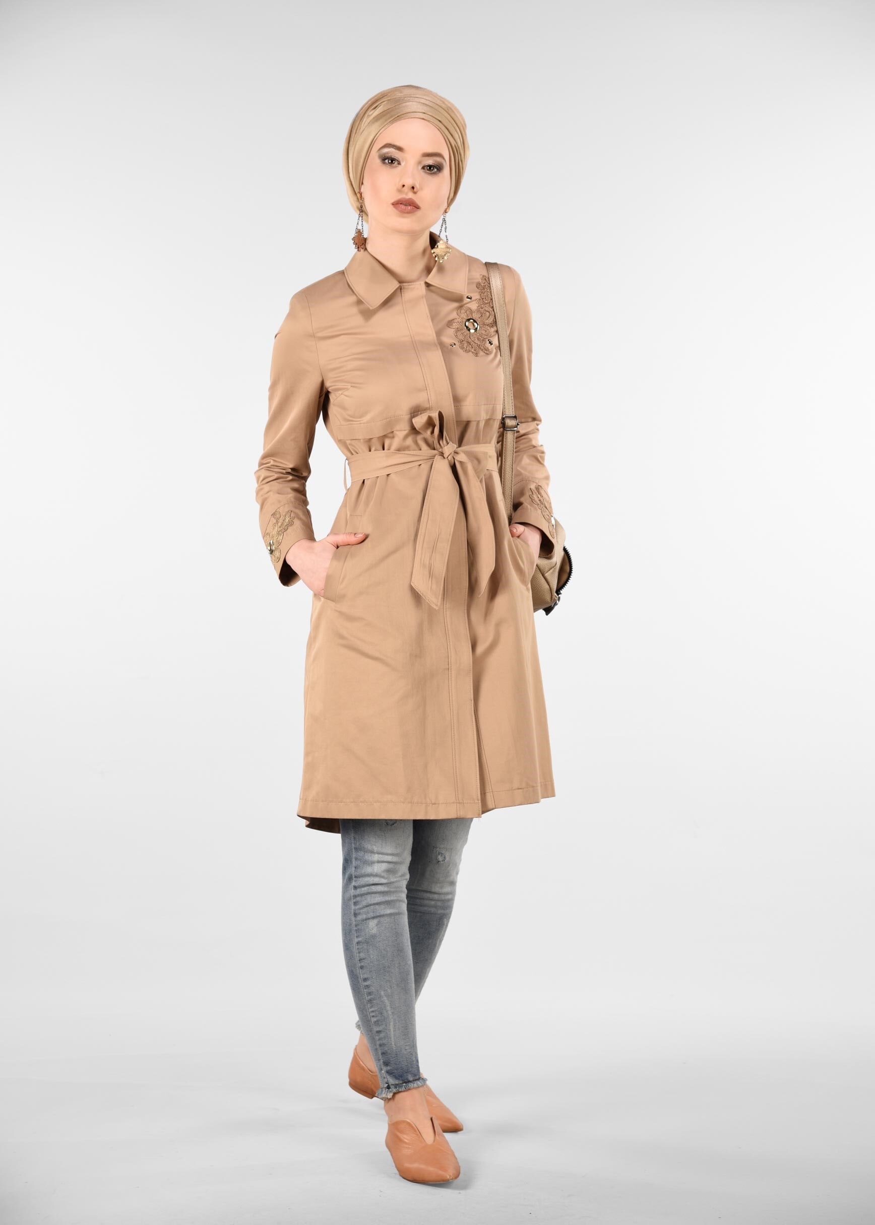 Tesettür giyim KAHVE NAKIŞLI GİZLİ DÜĞMELİ TRENÇKOT 1221