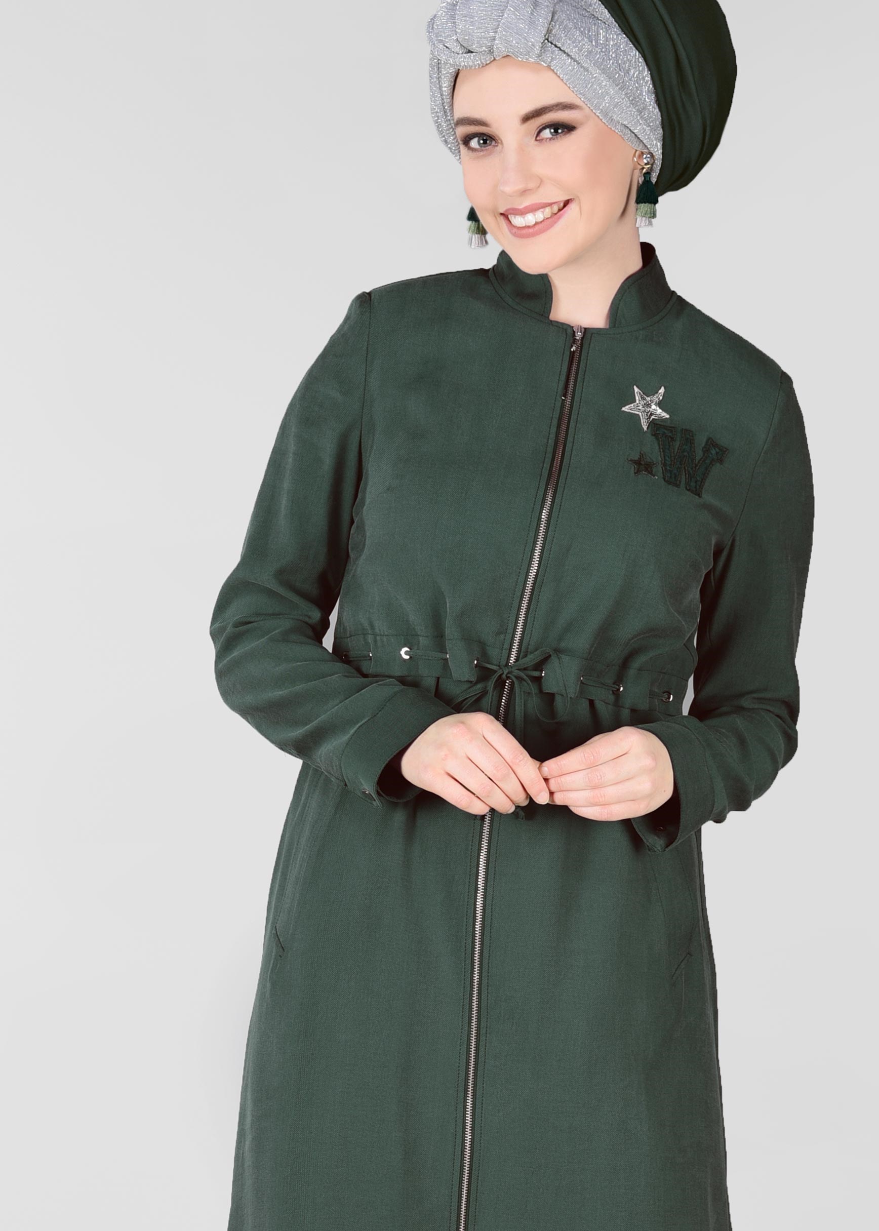 Tesettür giyim YEŞİL BEL KISMI LASTİKLİ HAKİM YAKA TRENÇKOT 1223