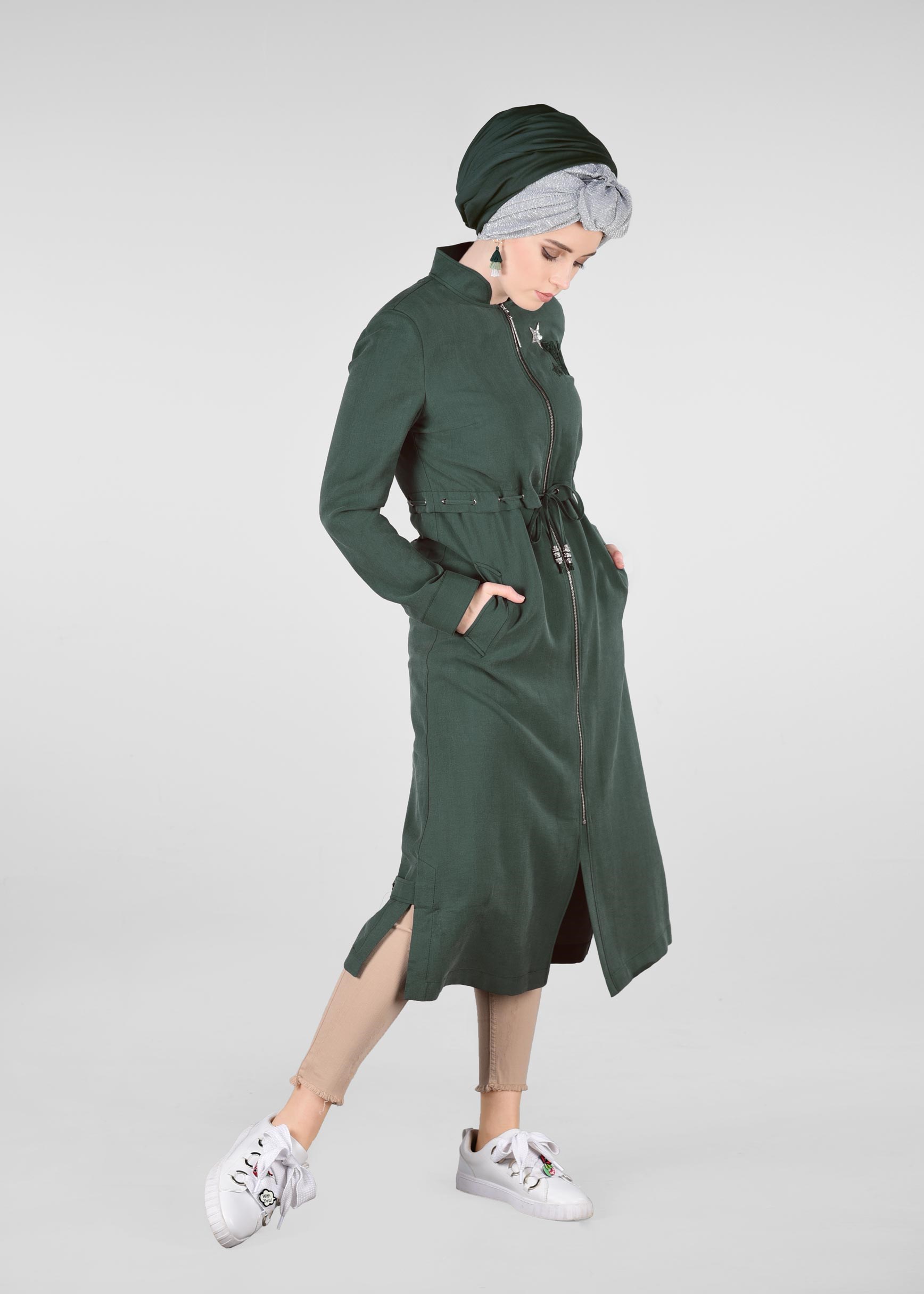 Tesettür giyim YEŞİL BEL KISMI LASTİKLİ HAKİM YAKA TRENÇKOT 1223