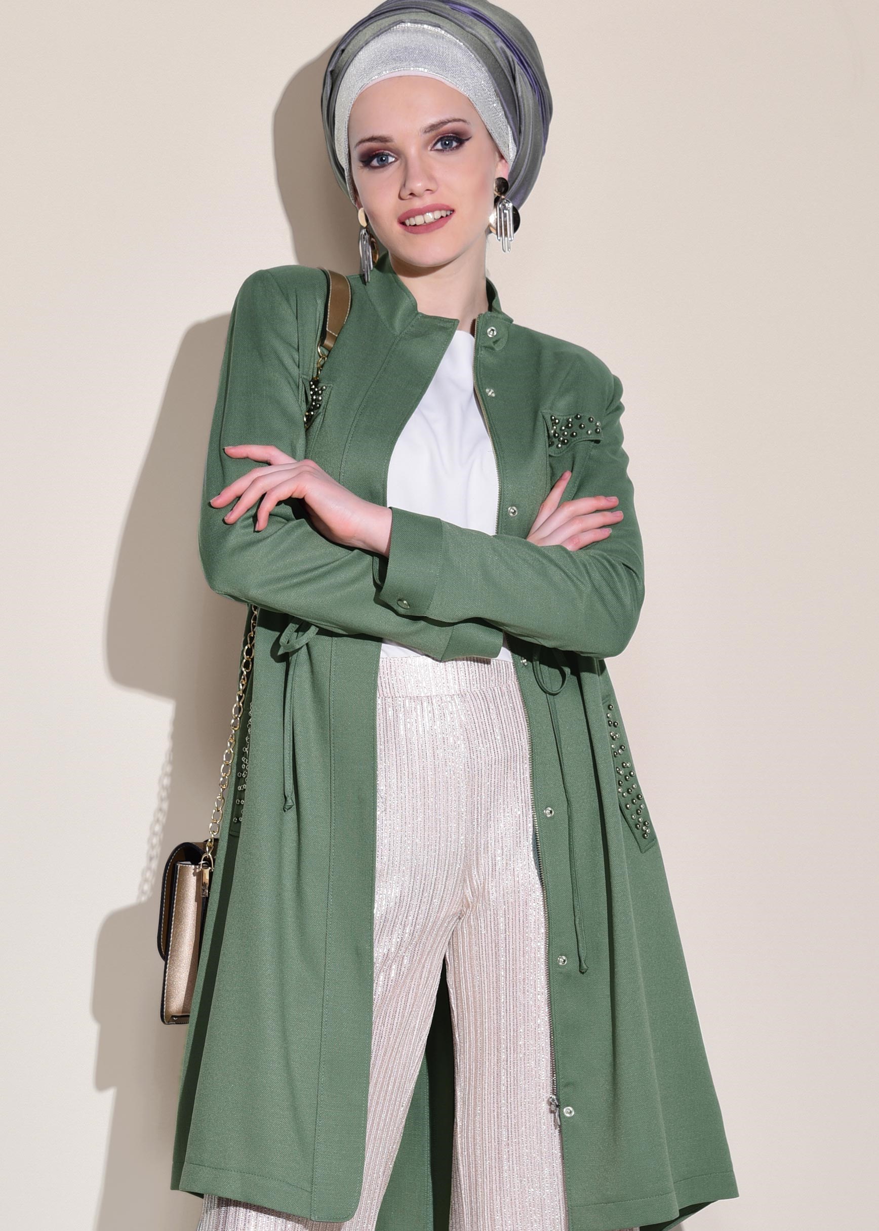 Tesettür giyim YEŞİL HAKİM YAKA BONCUK DETAYLI TRENÇKOT 1239