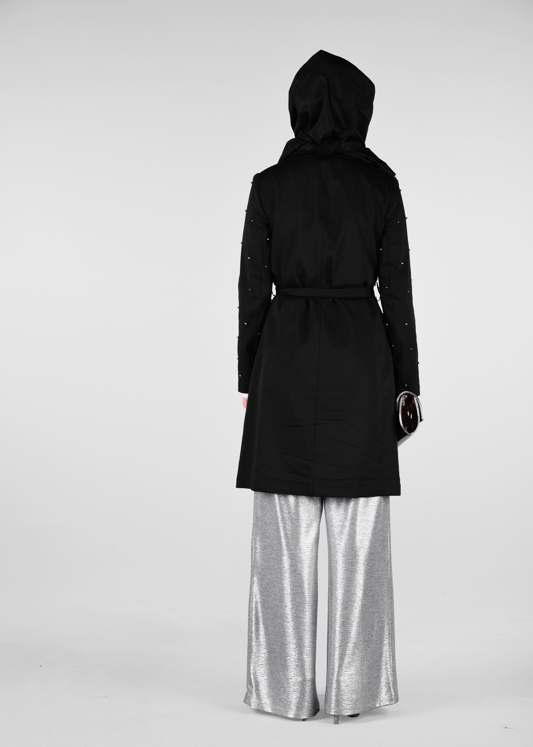 Tesettür giyim SİYAH İNCİ İŞLEMELİ TRENÇKOT 1240