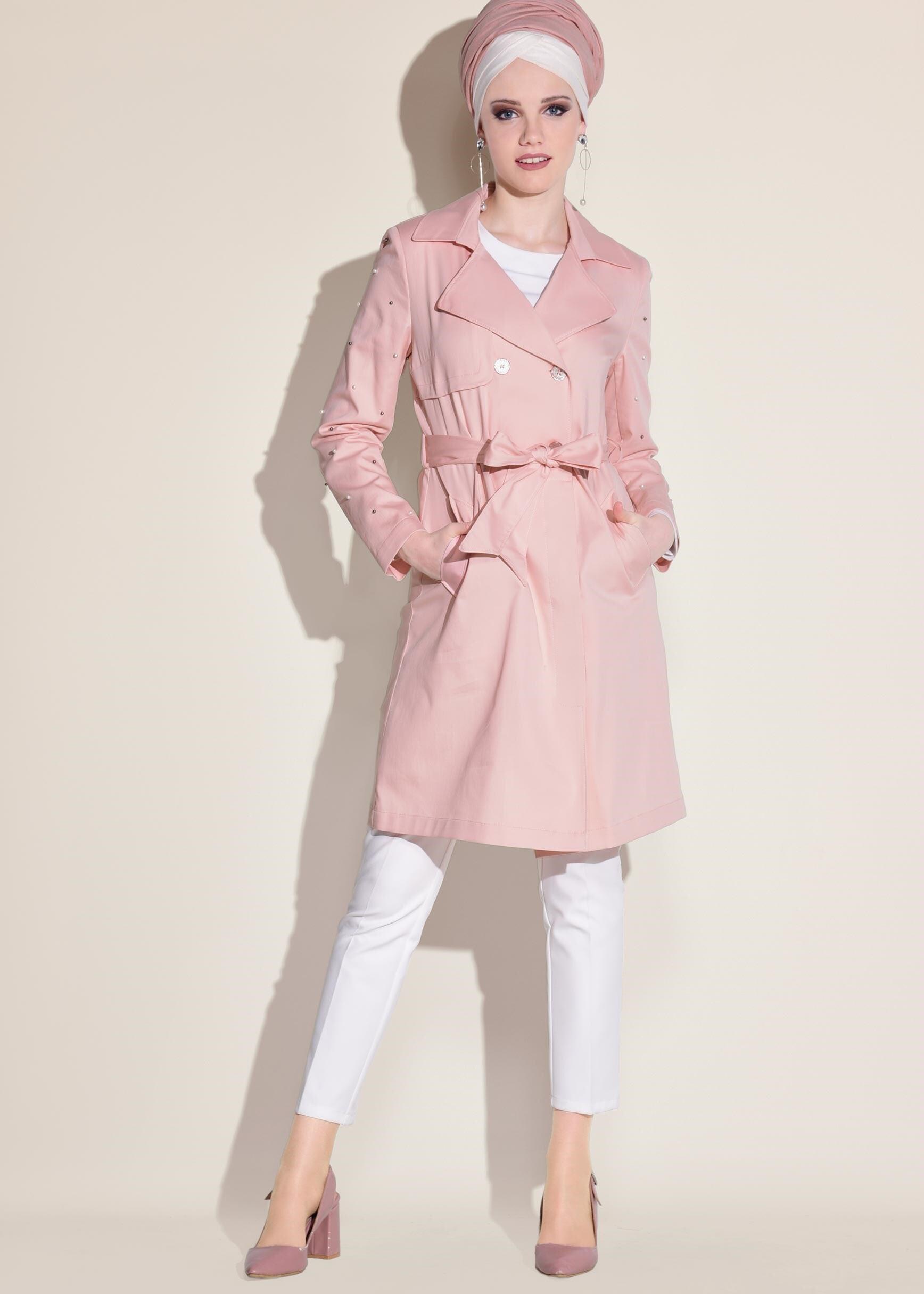 Tesettür giyim PUDRA İNCİ İŞLEMELİ TRENÇKOT 1240