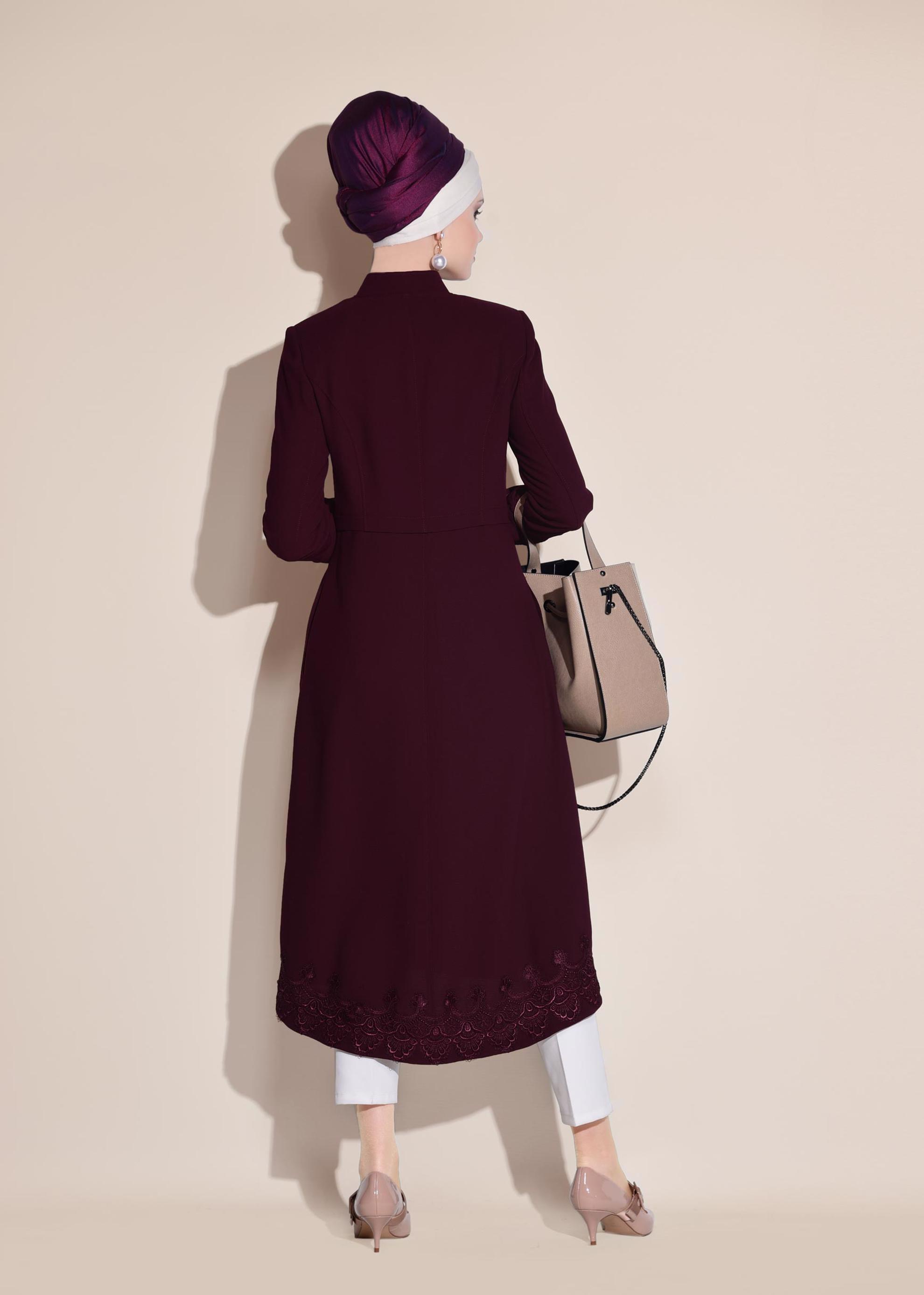Tesettür giyim BORDO KOLU VE ETEK UCU GÜPÜRLÜ TRENÇKOT 1251 
