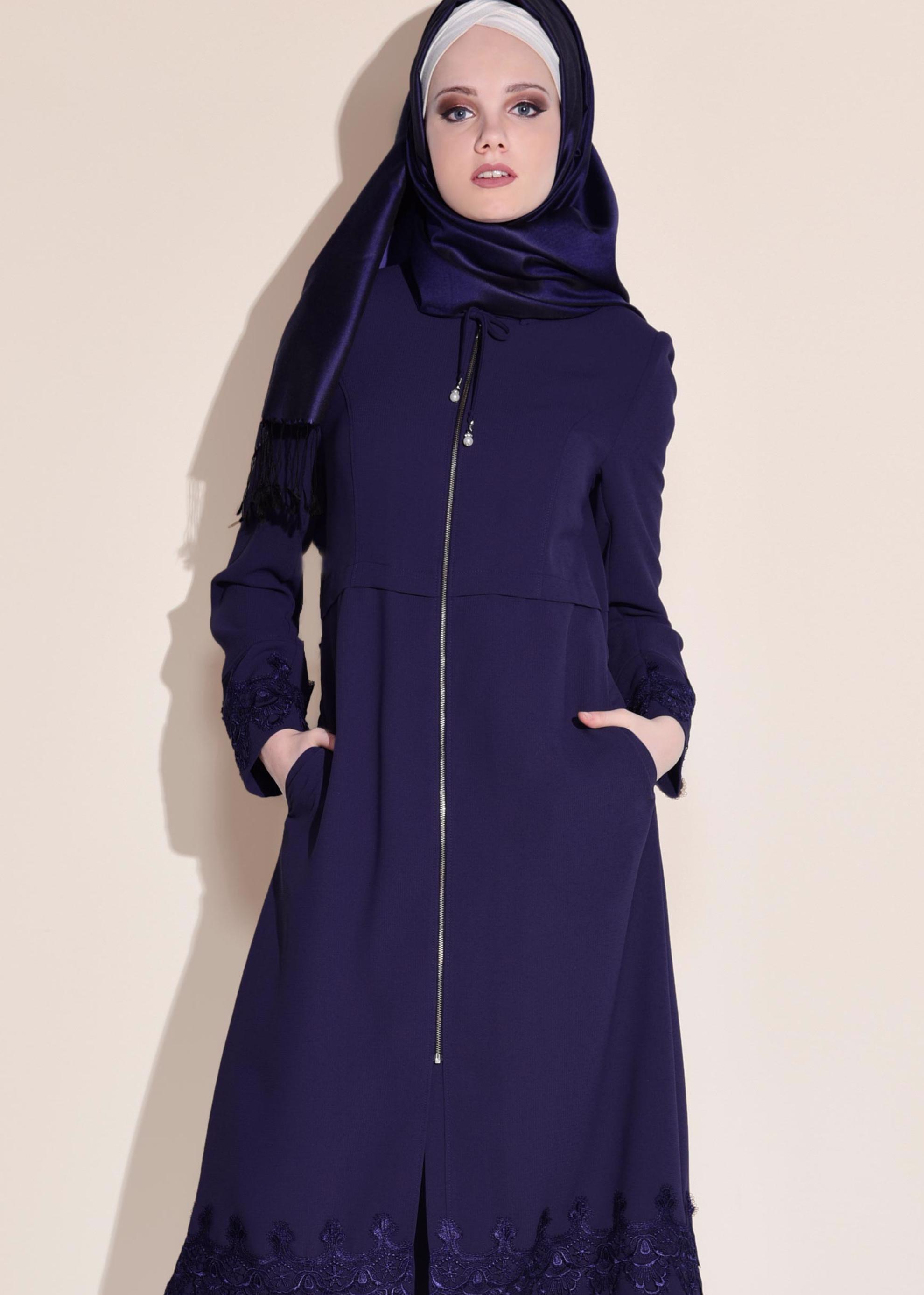 Tesettür giyim LACİVERT KOLU VE ETEK UCU GÜPÜRLÜ TRENÇKOT 1251 