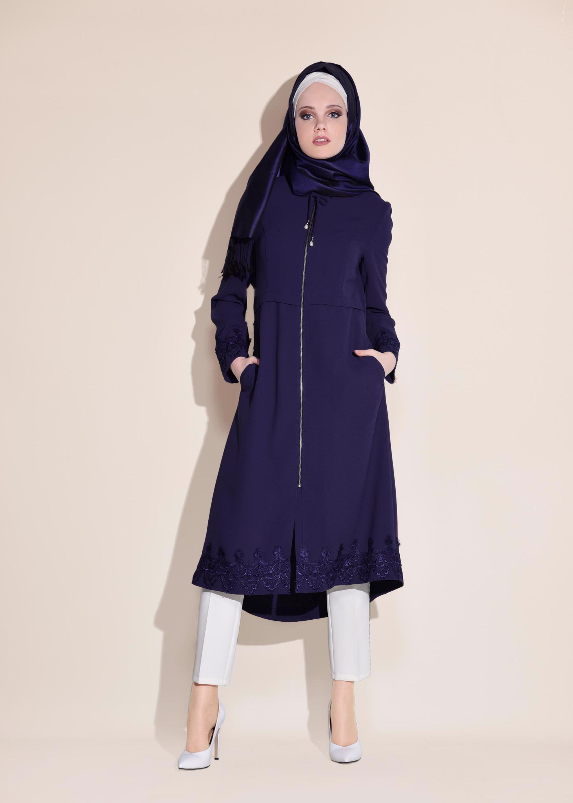 Tesettür giyim LACİVERT KOLU VE ETEK UCU GÜPÜRLÜ TRENÇKOT 1251 