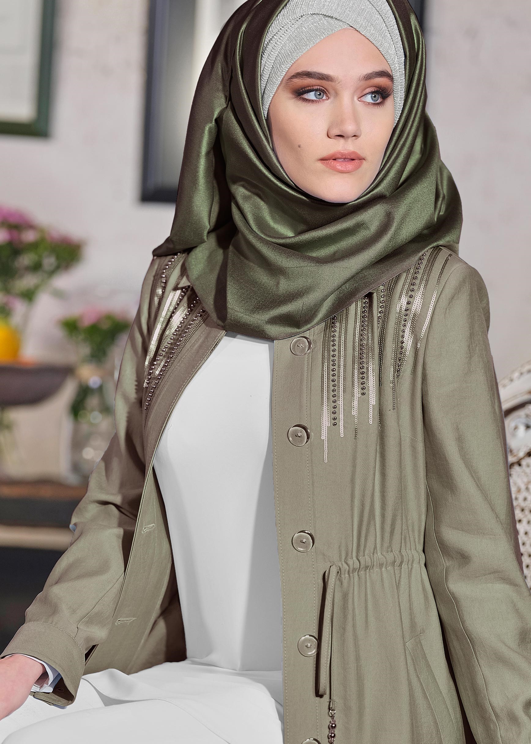 Tesettür giyim HAKİ DÜĞMELİ BELDEN BAĞLAMALI TRENÇKOT 1260