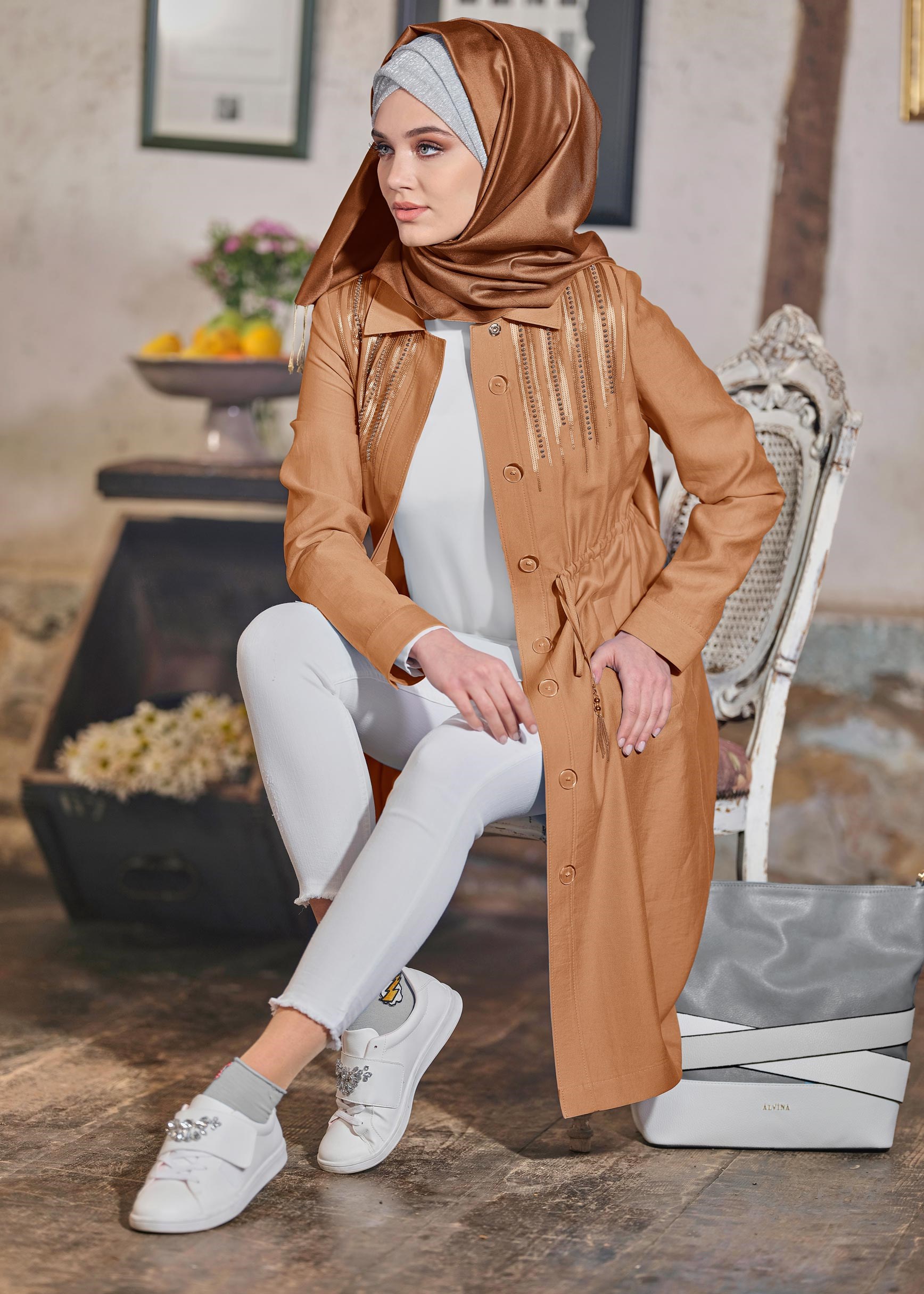 Tesettür giyim TURUNCU DÜĞMELİ BELDEN BAĞLAMALI TRENÇKOT 1260