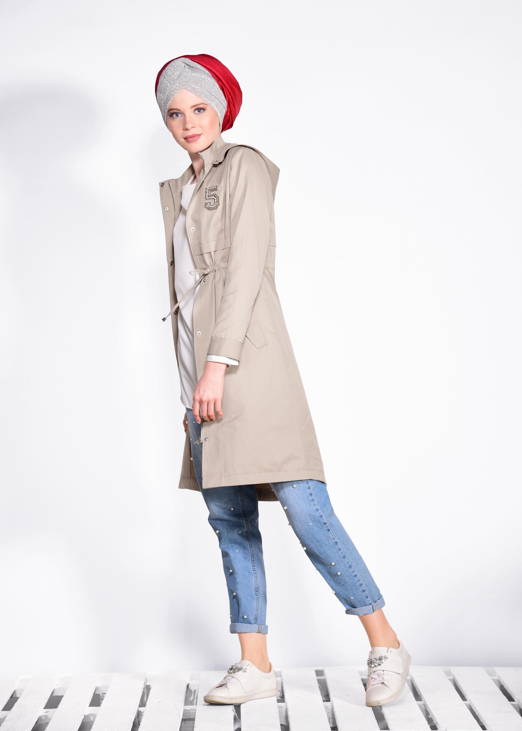 Tesettür giyim BEJ BELİ BÜZGÜLÜ ARMALI TRENÇKOT 1272