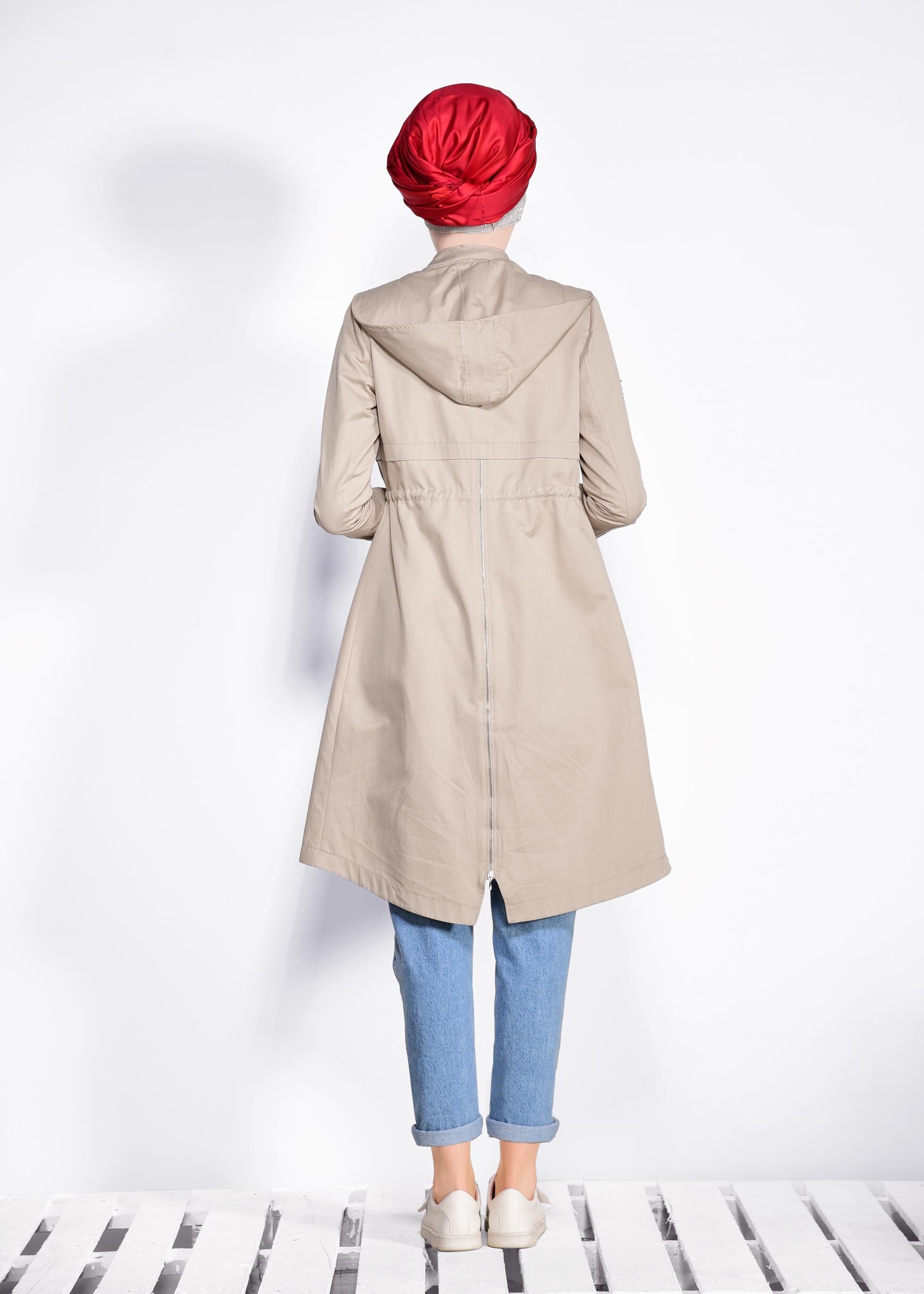 Tesettür giyim BEJ BELİ BÜZGÜLÜ ARMALI TRENÇKOT 1272