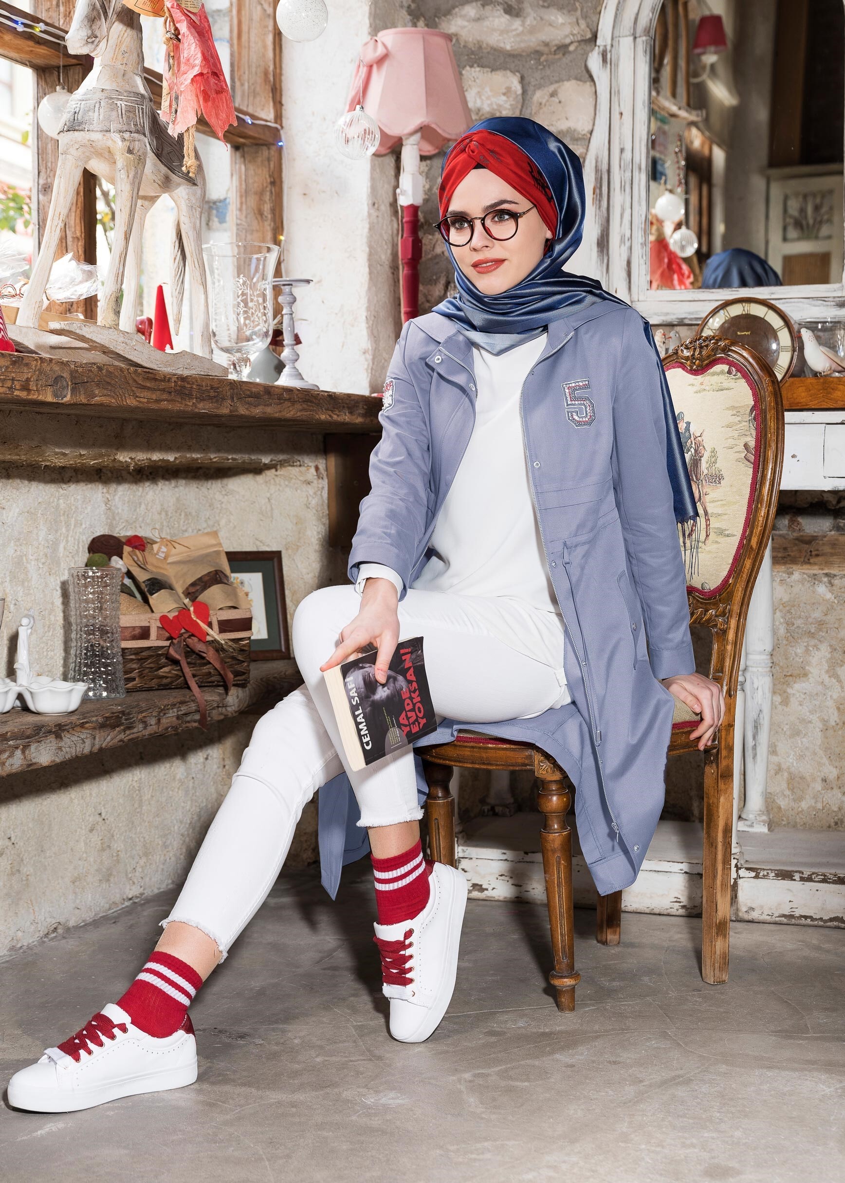 Tesettür giyim MAVİ BELİ BÜZGÜLÜ ARMALI TRENÇKOT 1272