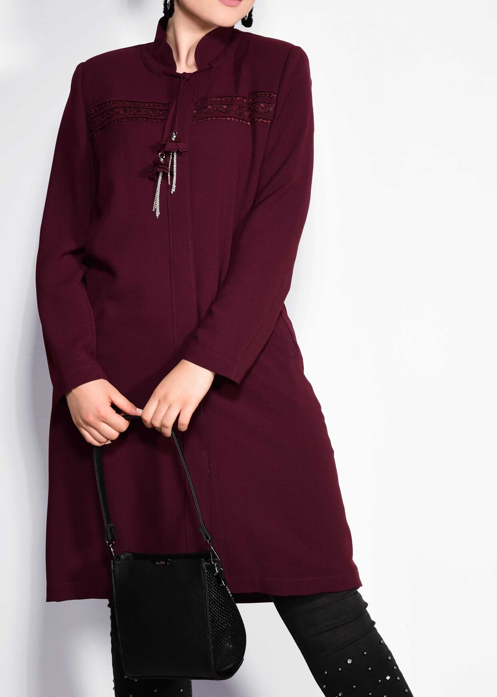 Tesettür giyim BORDO ÖNÜ NAKIŞ İŞLEMELİ HAKİM YAKA TRENÇKOT 1289