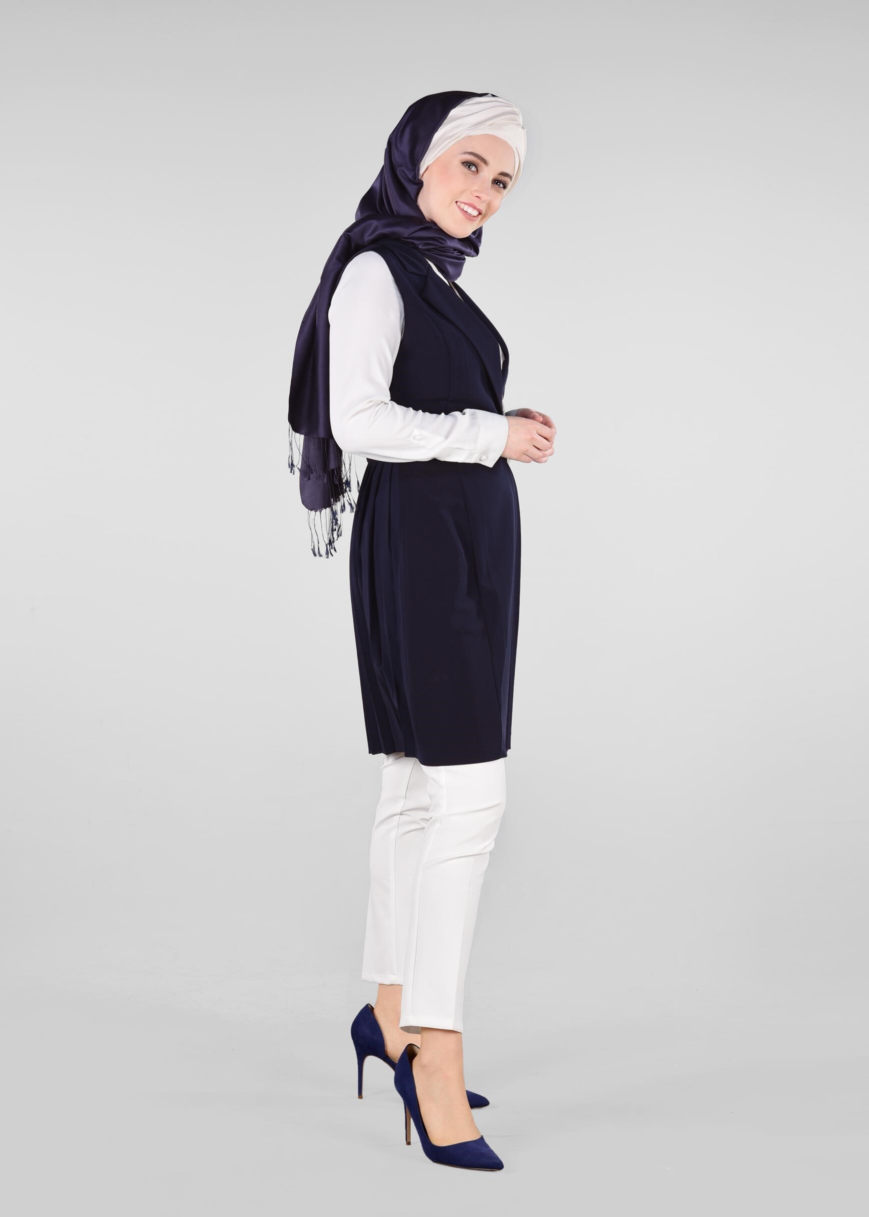 Tesettür giyim LACİVERT BELDEN BAĞLAMALI PİLELİ YELEK 4024